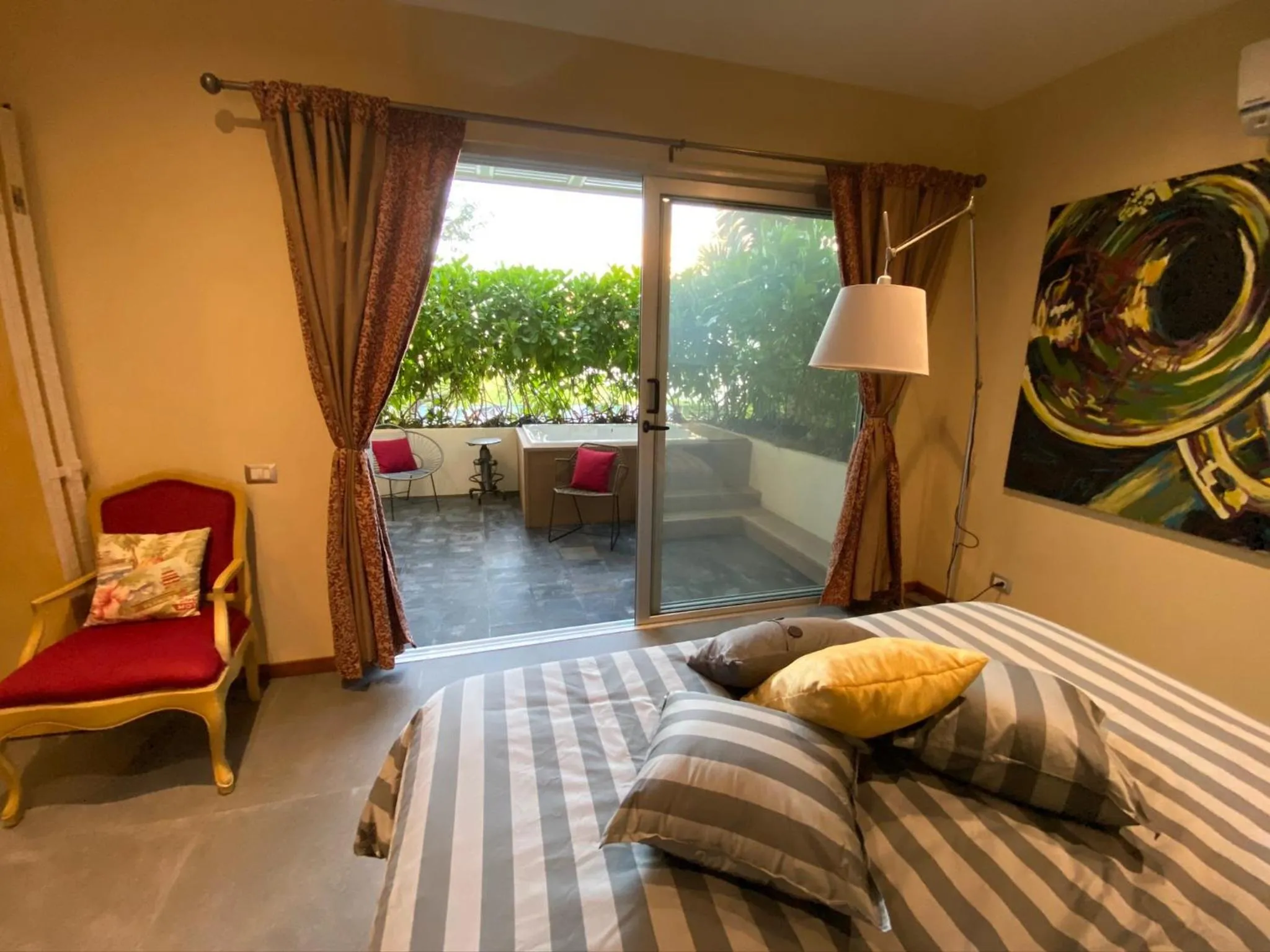 Hot Tub, Bed in Casarte Boutique Hotel