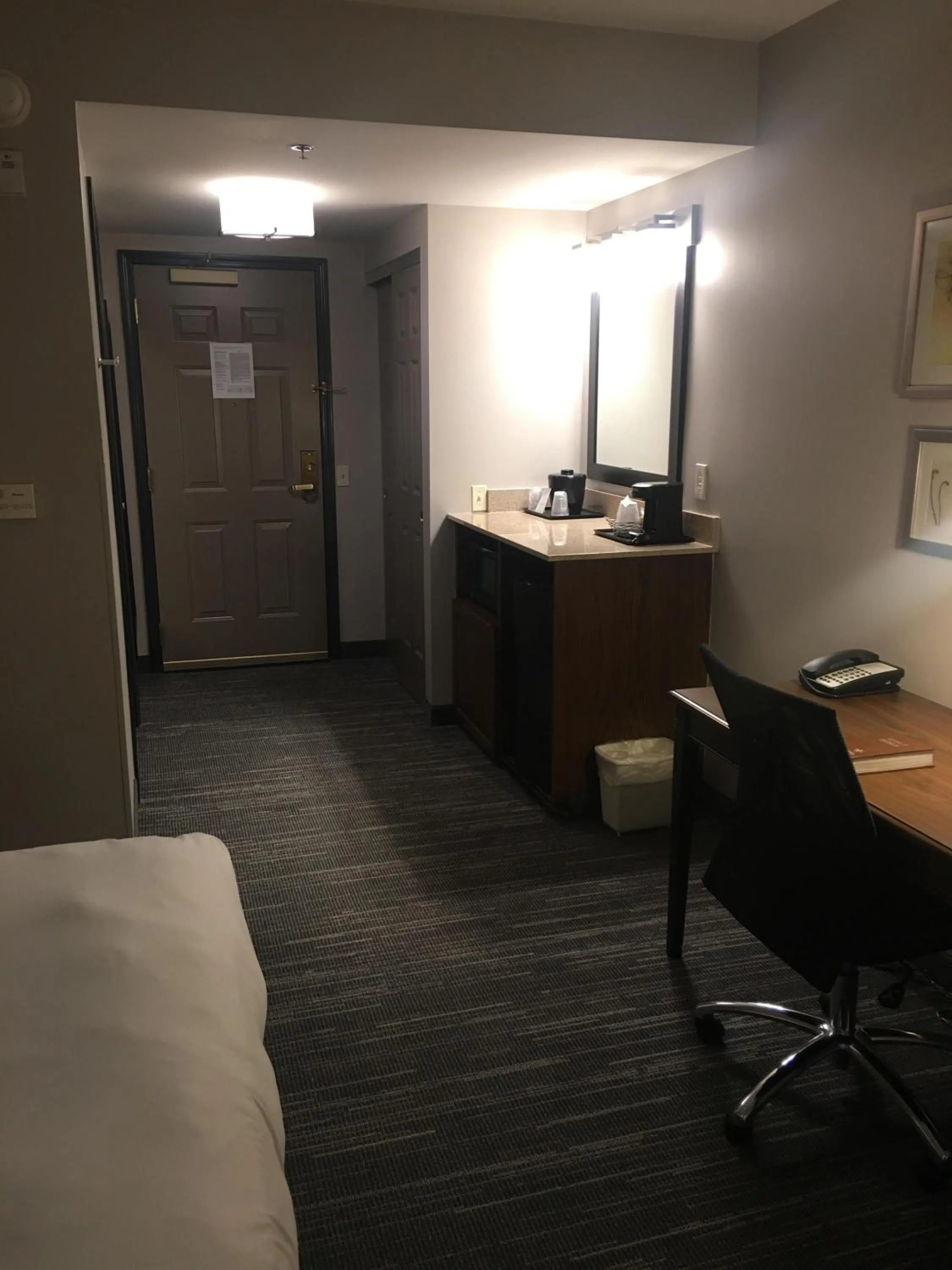 Coffee/tea facilities, Bed in Country Inn & Suites by Radisson, Grand Rapids East, MI