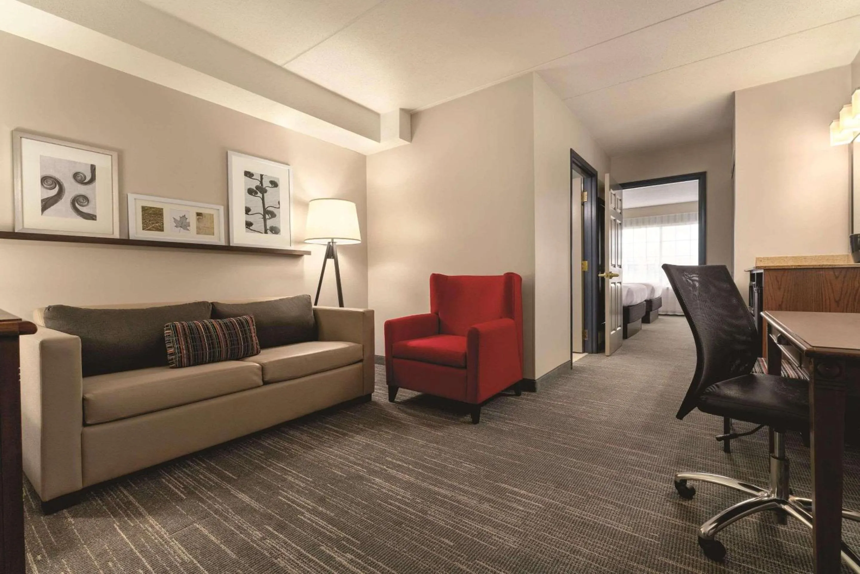 Bedroom in Country Inn & Suites by Radisson, Grand Rapids East, MI