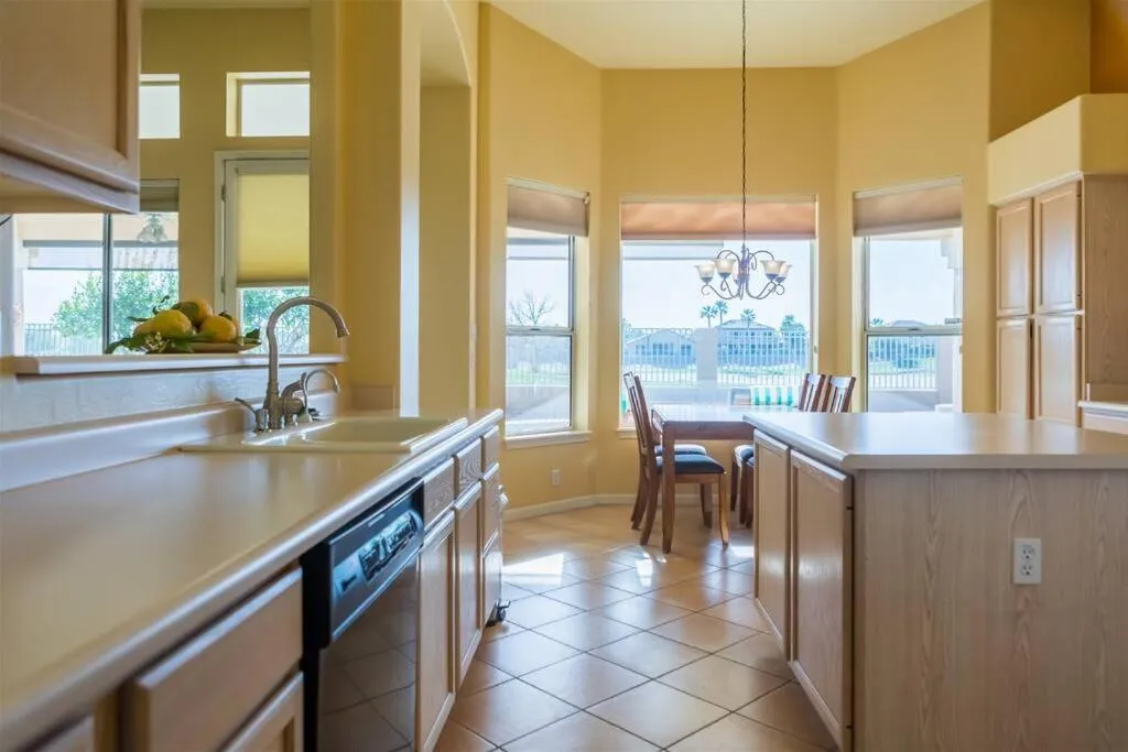 Spacious golf course house with pool heater, spa