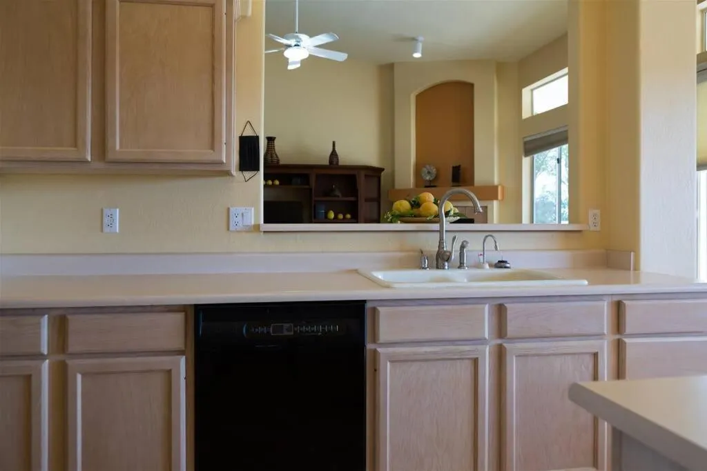 Spacious golf course house with pool heater, spa