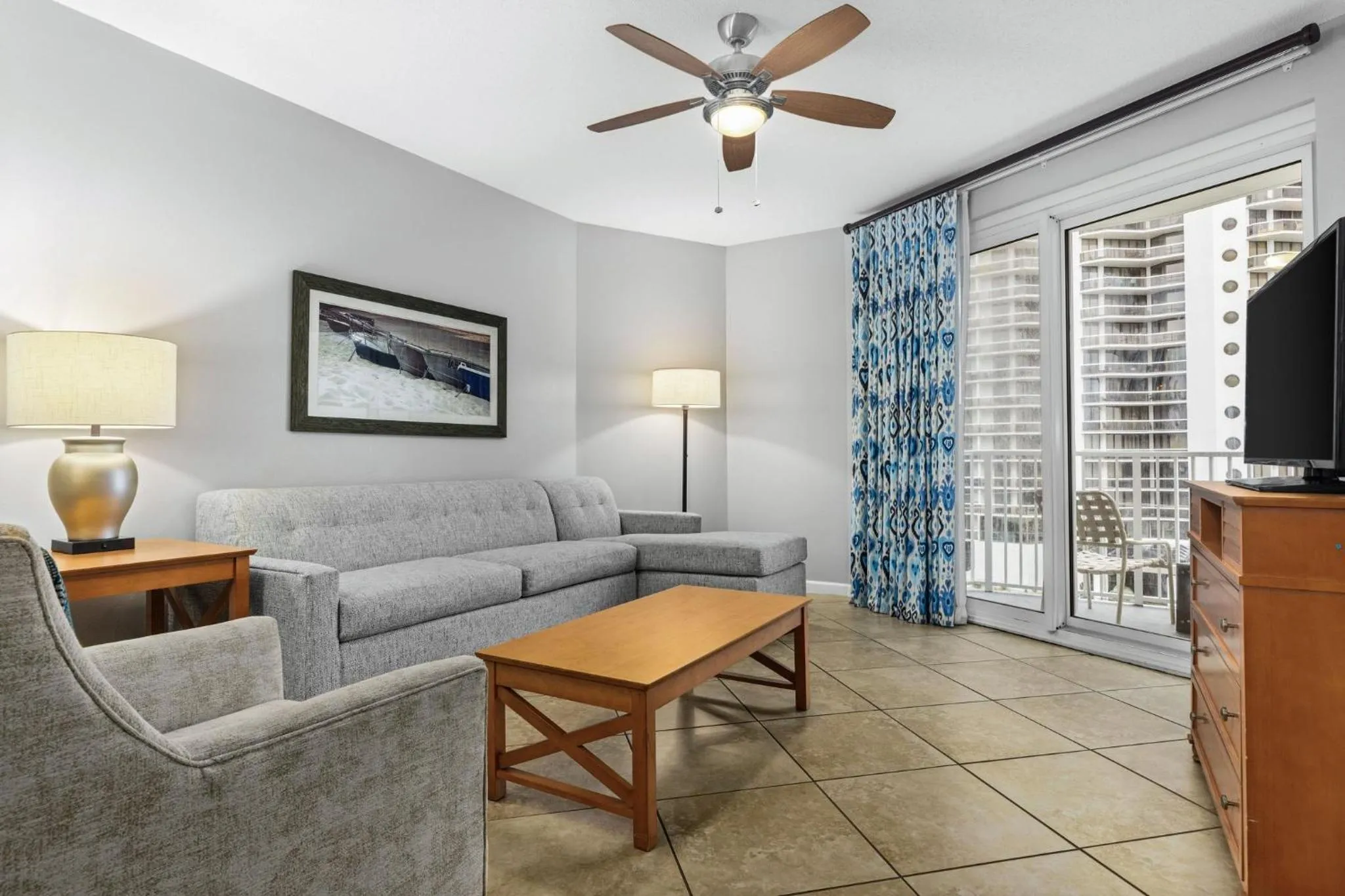 Living room in Club Wyndham at Majestic Sun