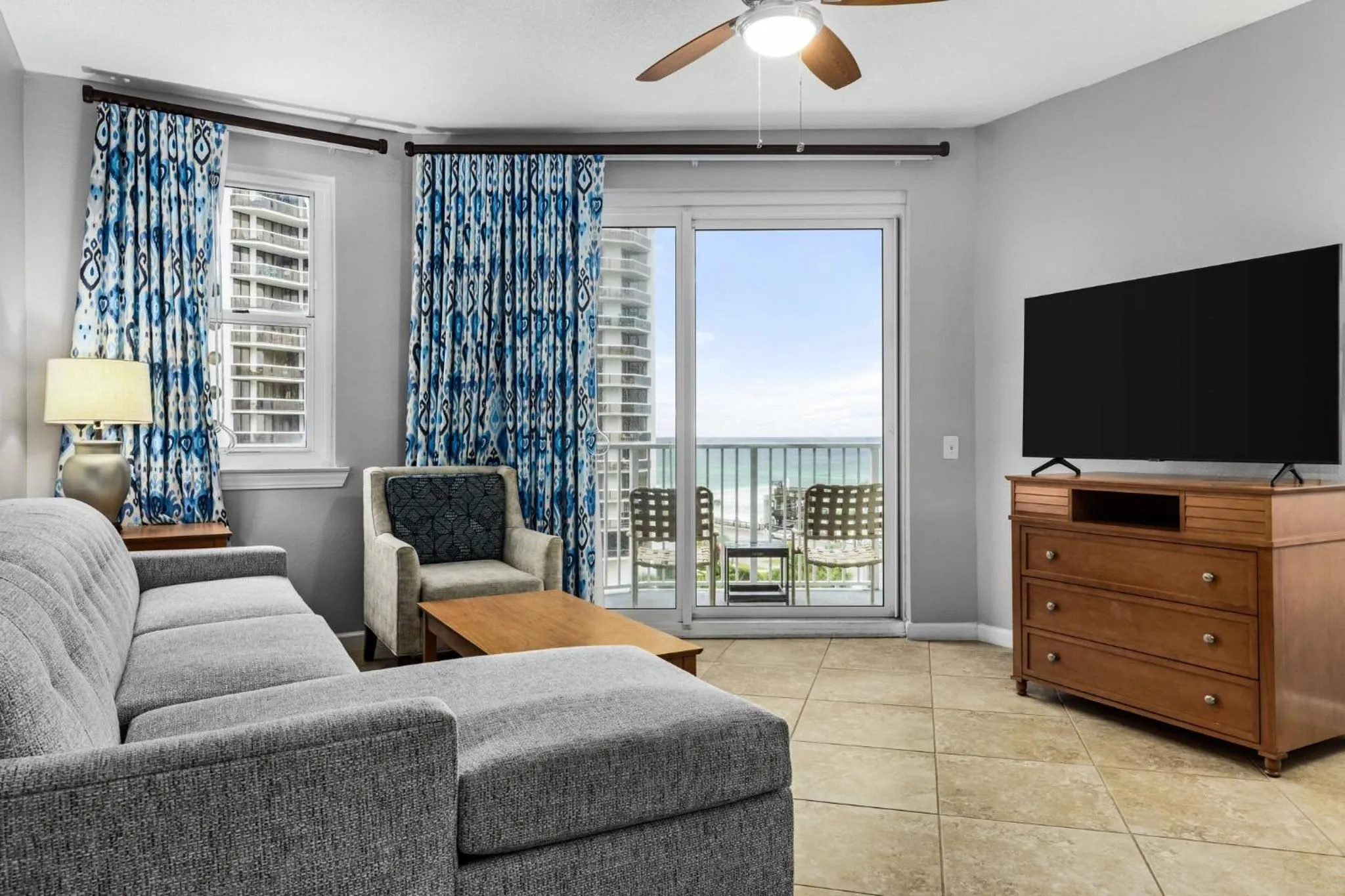 Living room in Club Wyndham at Majestic Sun