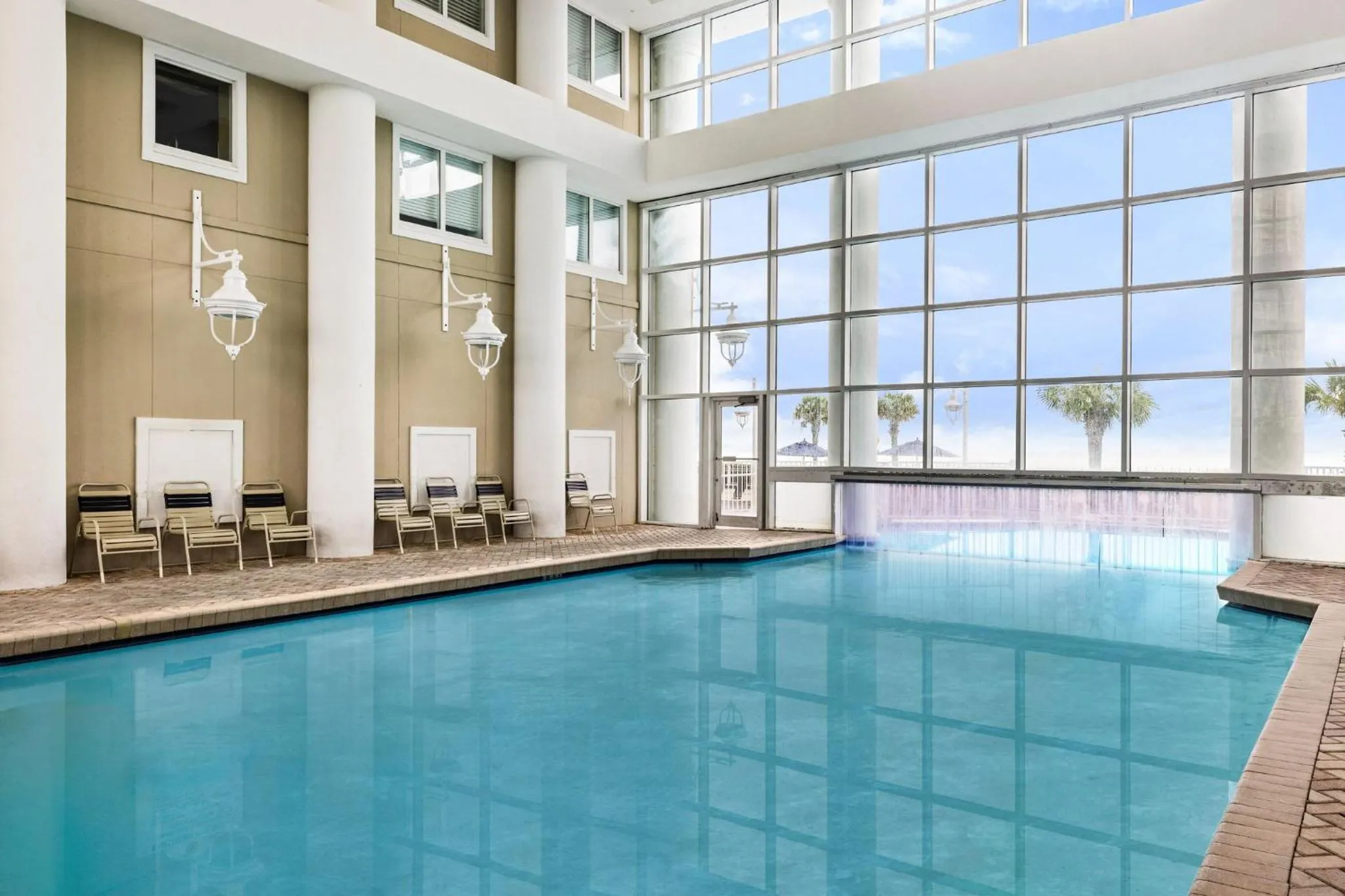 Swimming pool in Club Wyndham at Majestic Sun