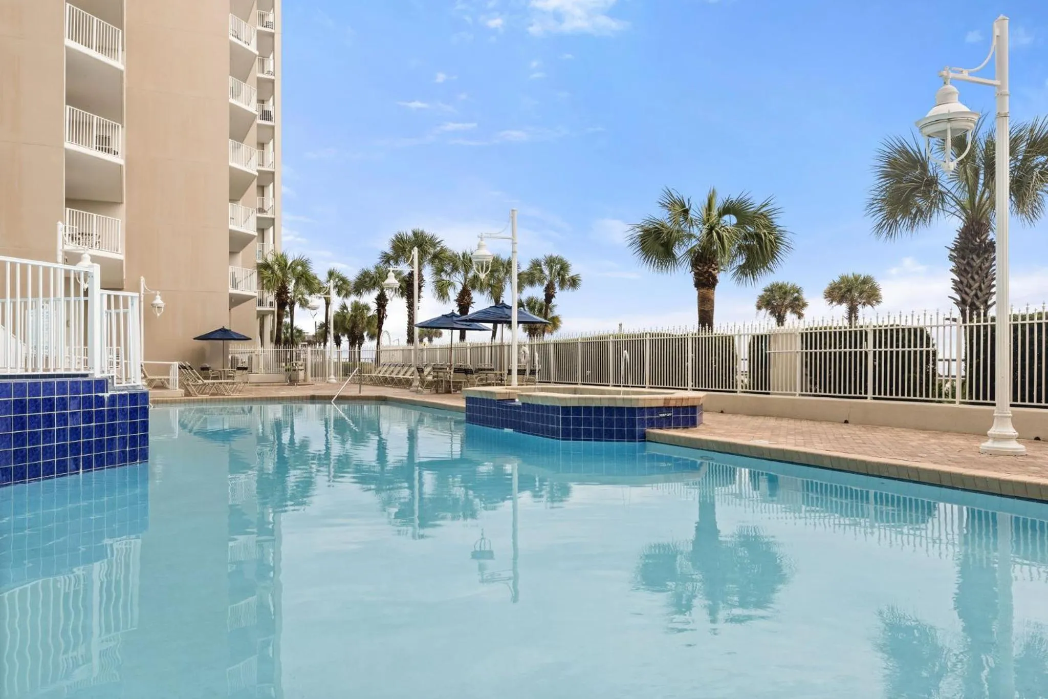 Swimming pool in Club Wyndham at Majestic Sun