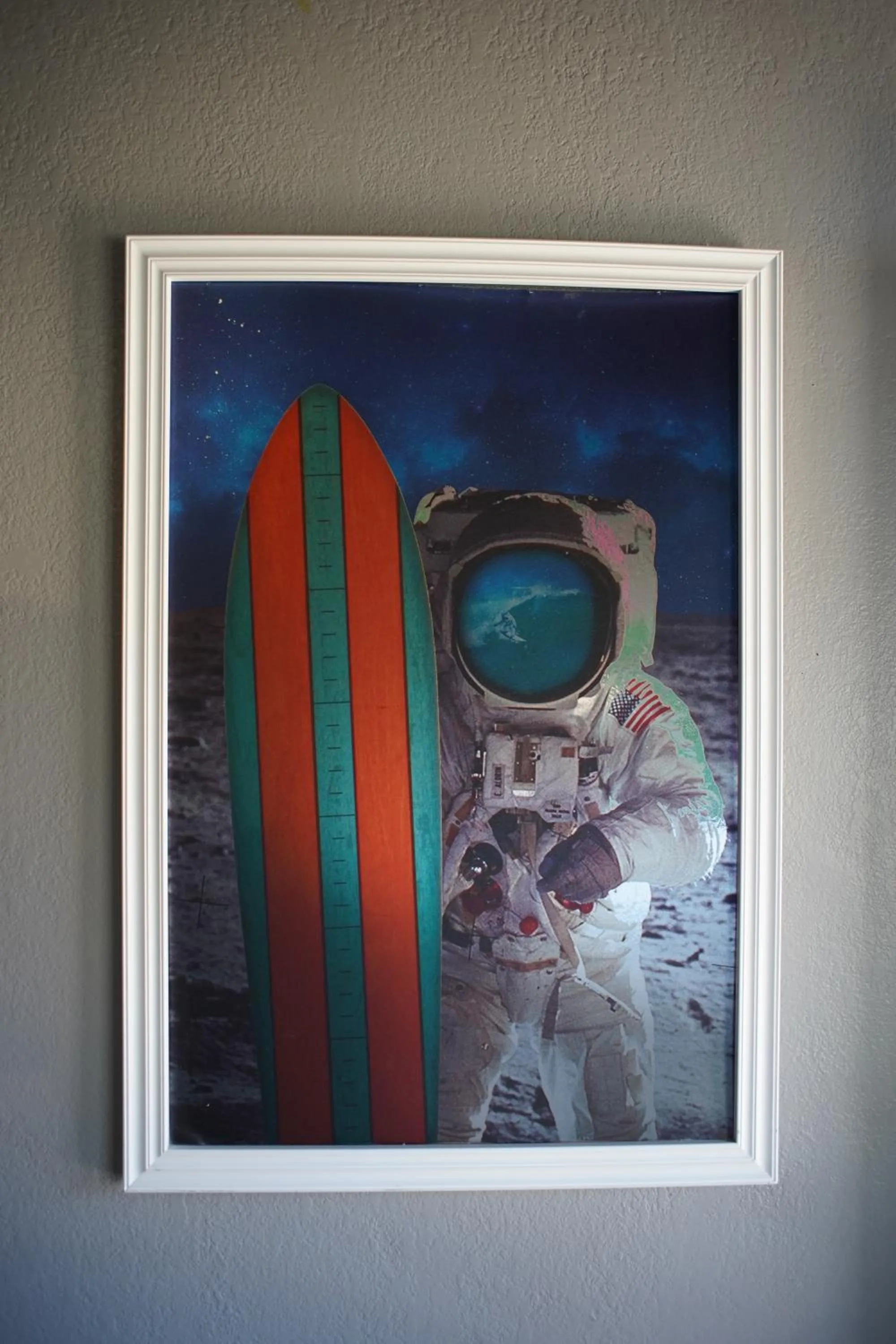 Decorative detail in Huntington Surf Inn