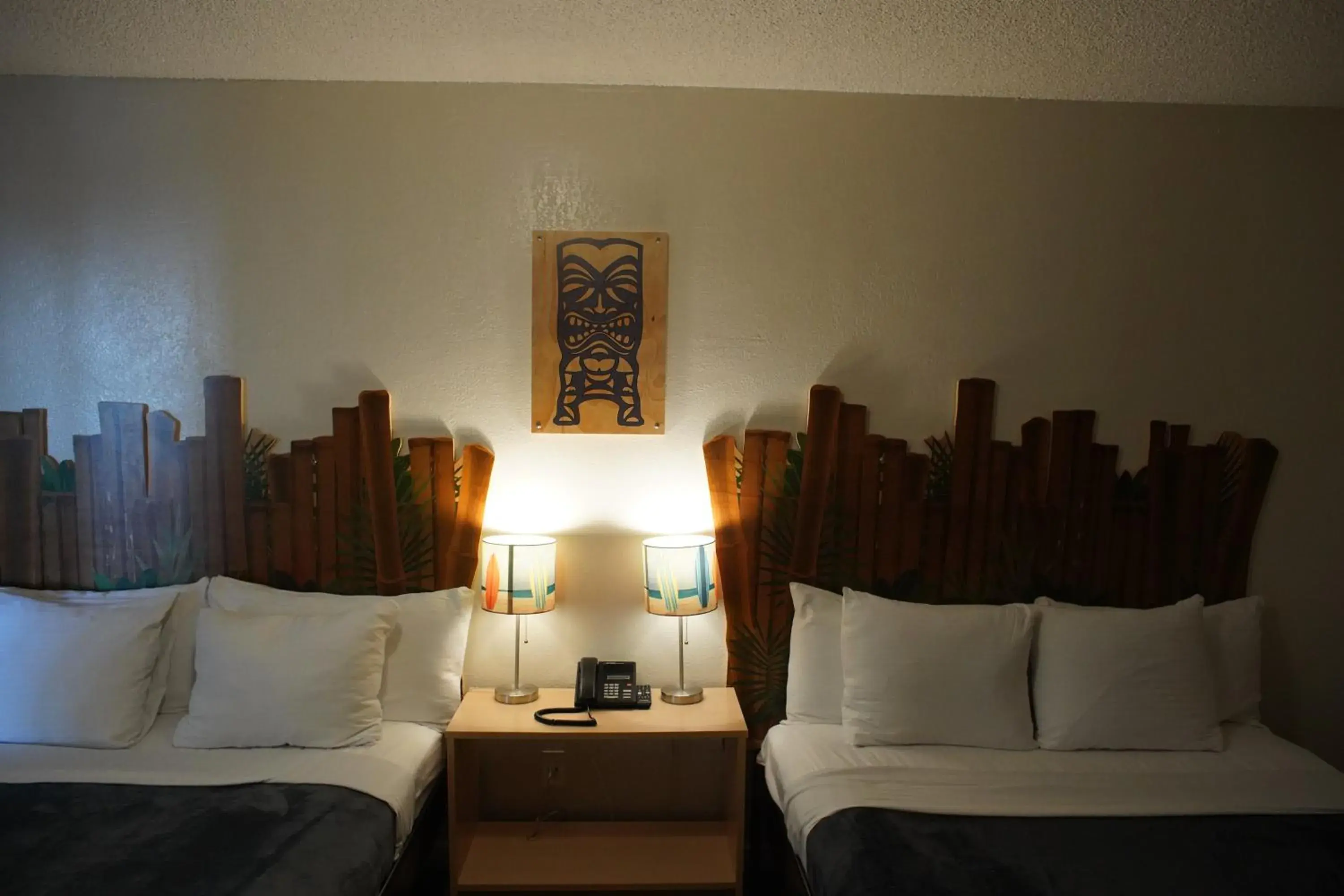 Bedroom in Huntington Surf Inn Bedroom in Huntington Surf Inn