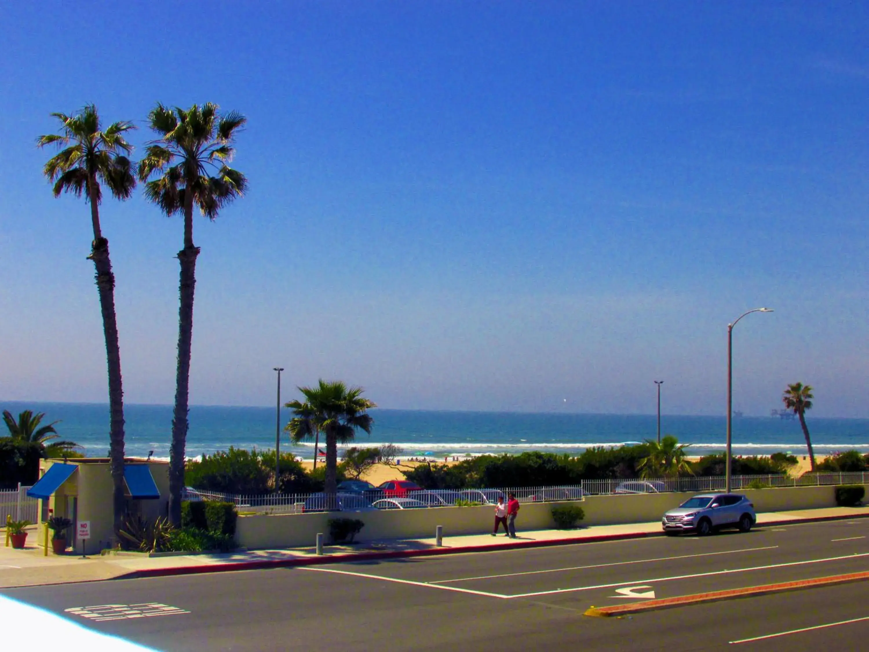 Property building in Huntington Surf Inn Property building in Huntington Surf Inn
