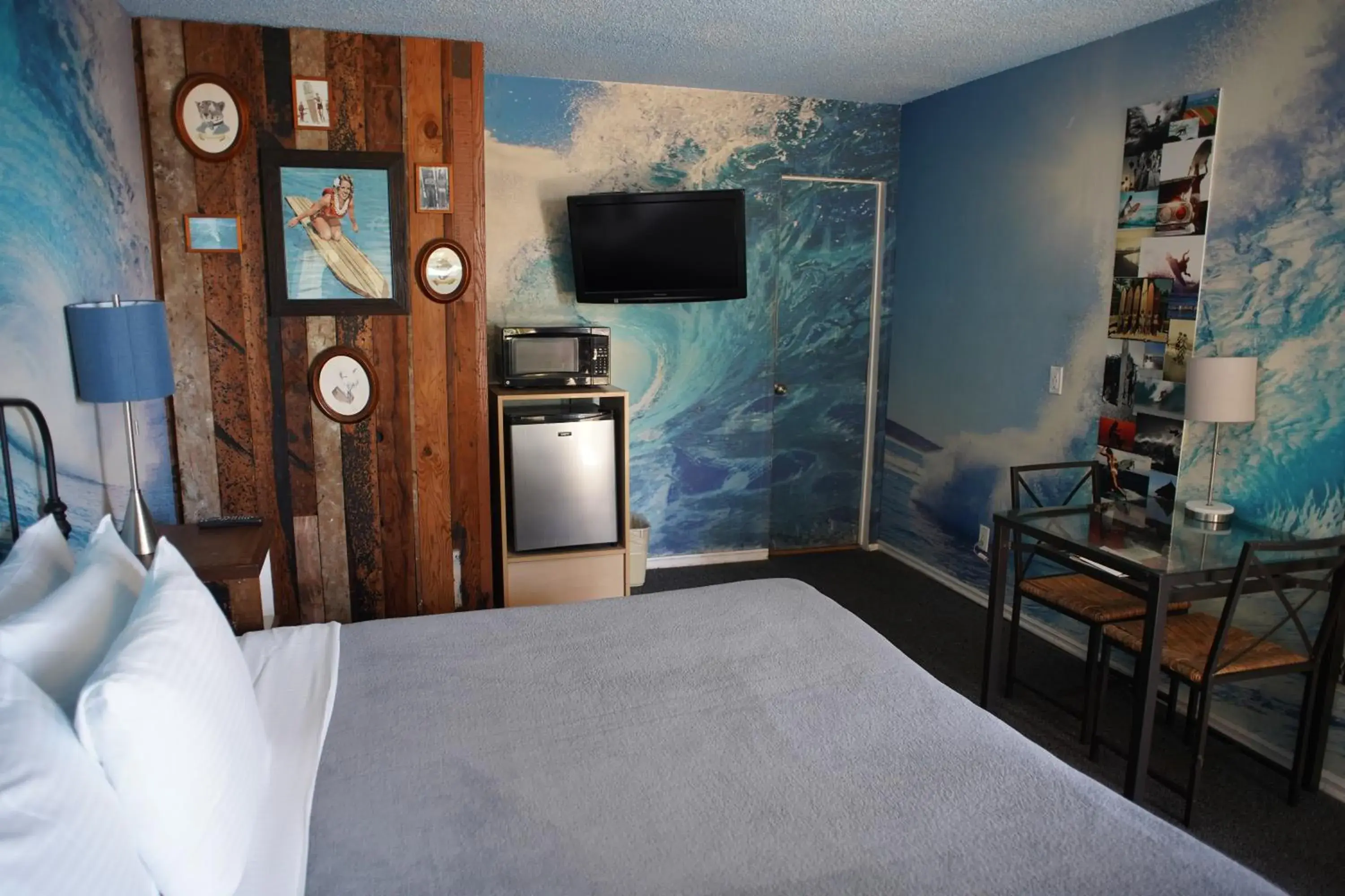 Bedroom in Huntington Surf Inn Bedroom in Huntington Surf Inn