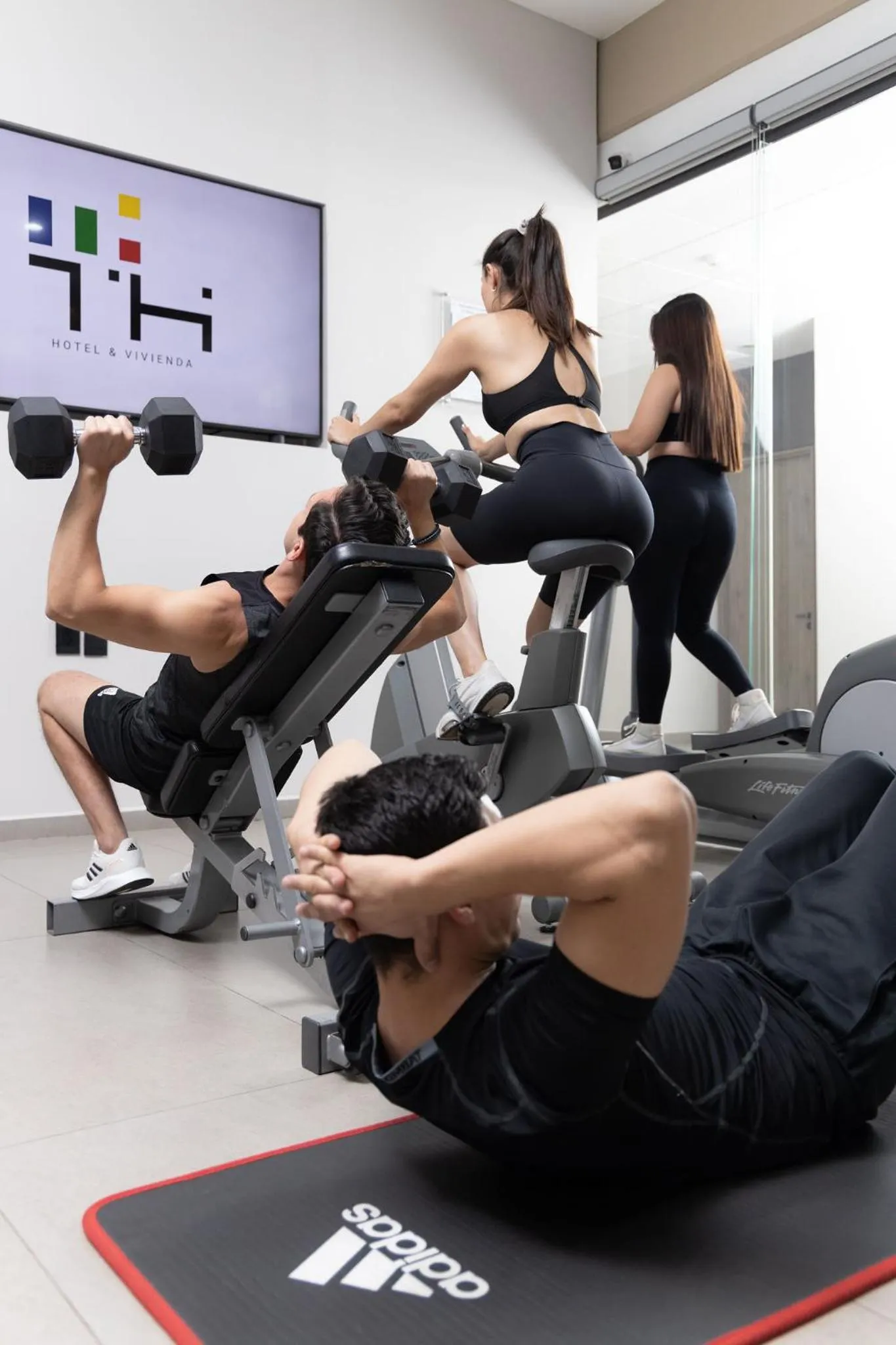 People in TH HOTEL & VIVIENDA