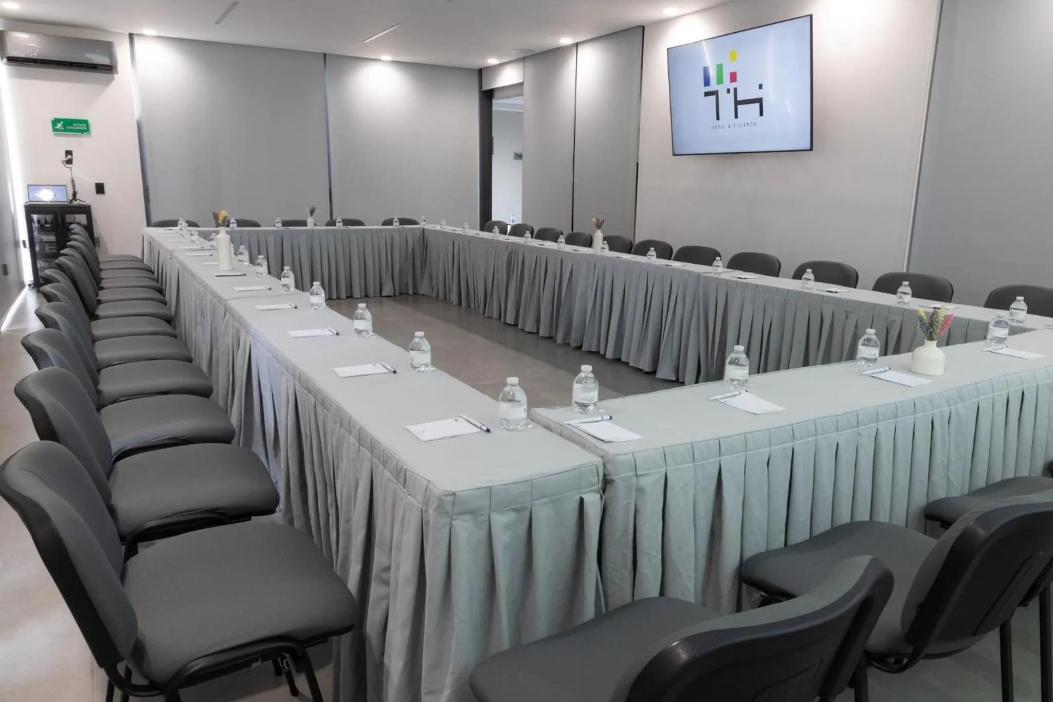 Meeting/conference room in TH HOTEL & VIVIENDA