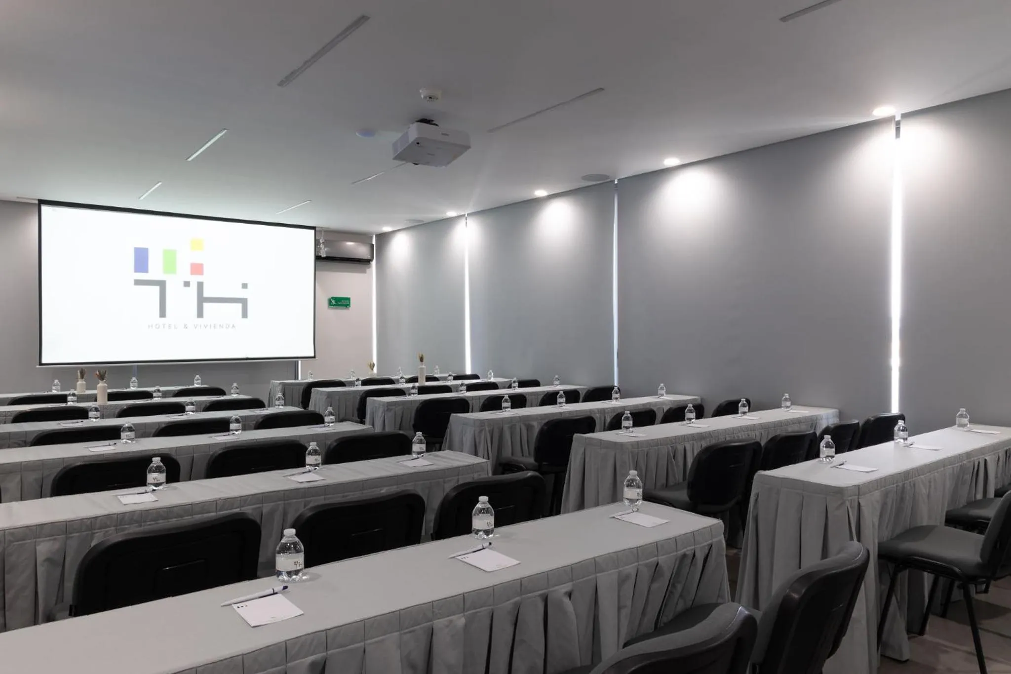 TV and multimedia in TH HOTEL & VIVIENDA