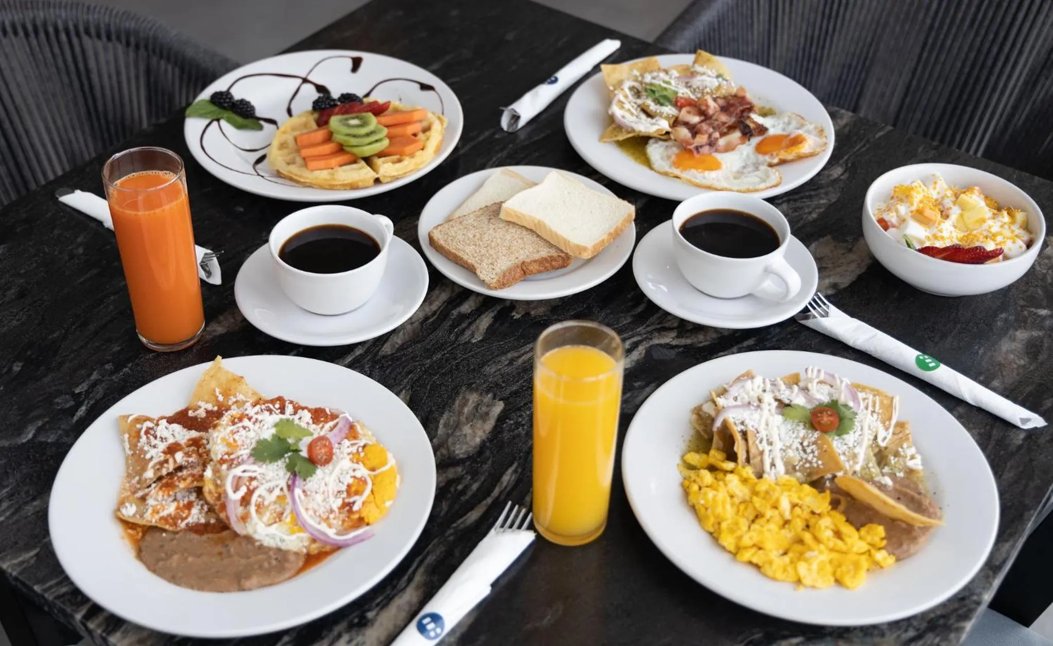 Breakfast in TH HOTEL & VIVIENDA