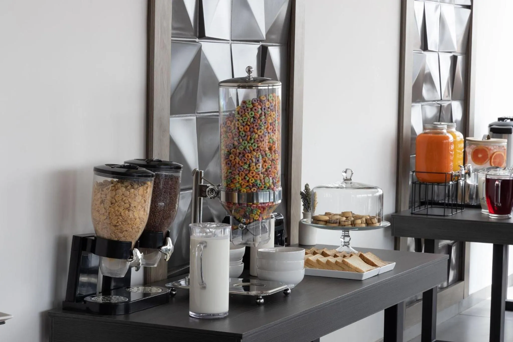 Coffee/tea facilities in TH HOTEL & VIVIENDA