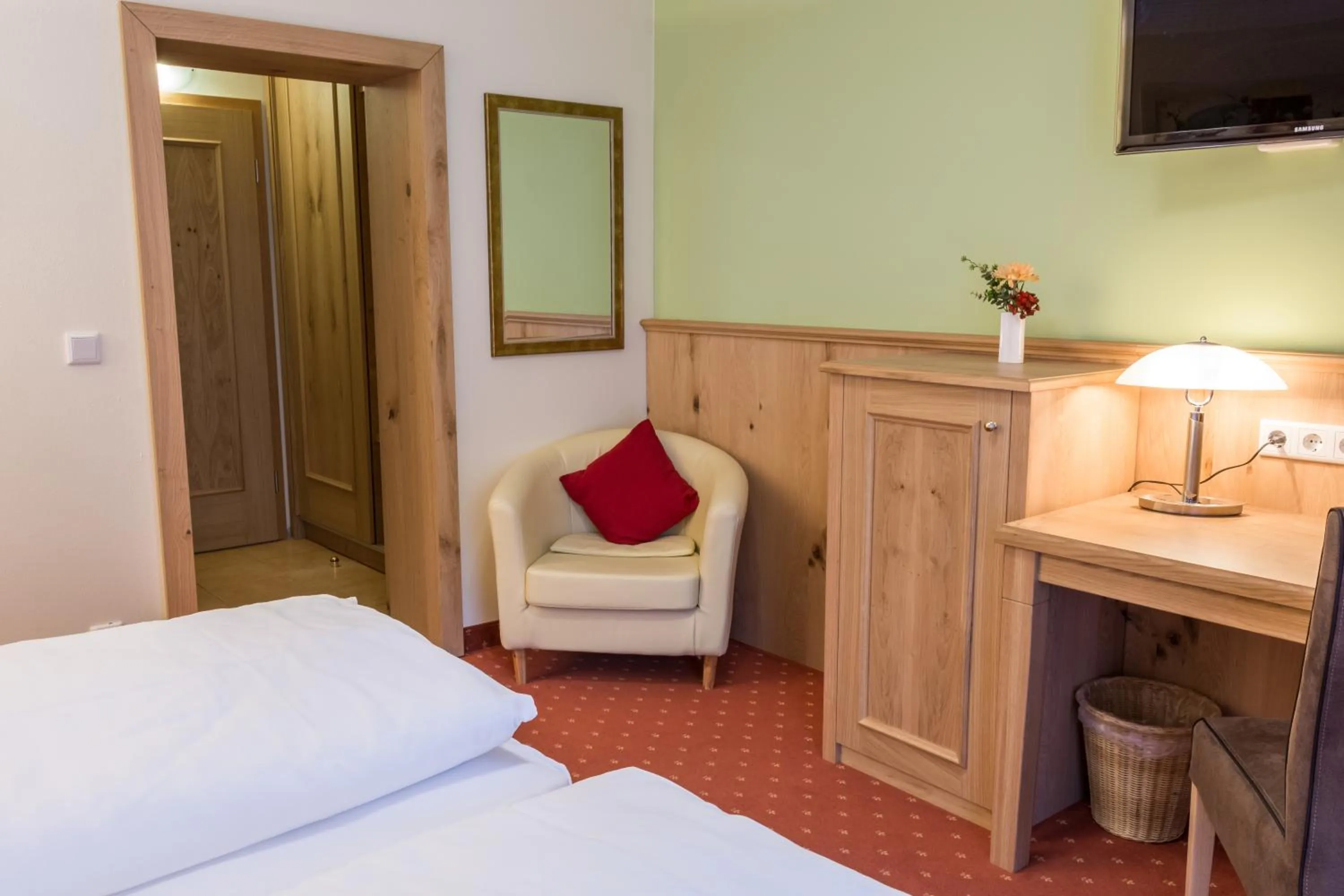 Photo of the whole room, Bed in Landhotel Windlicht