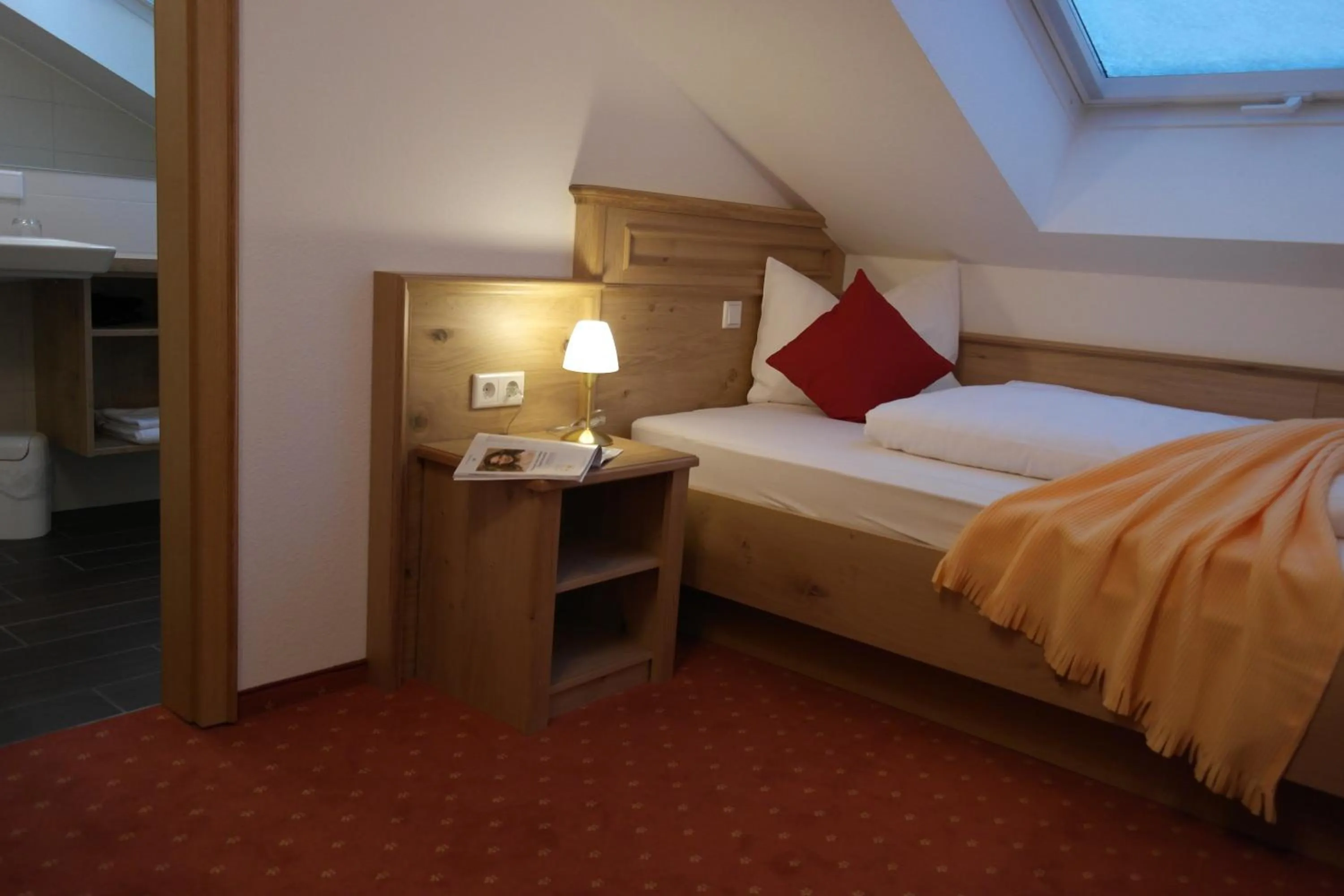 Photo of the whole room, Bed in Landhotel Windlicht