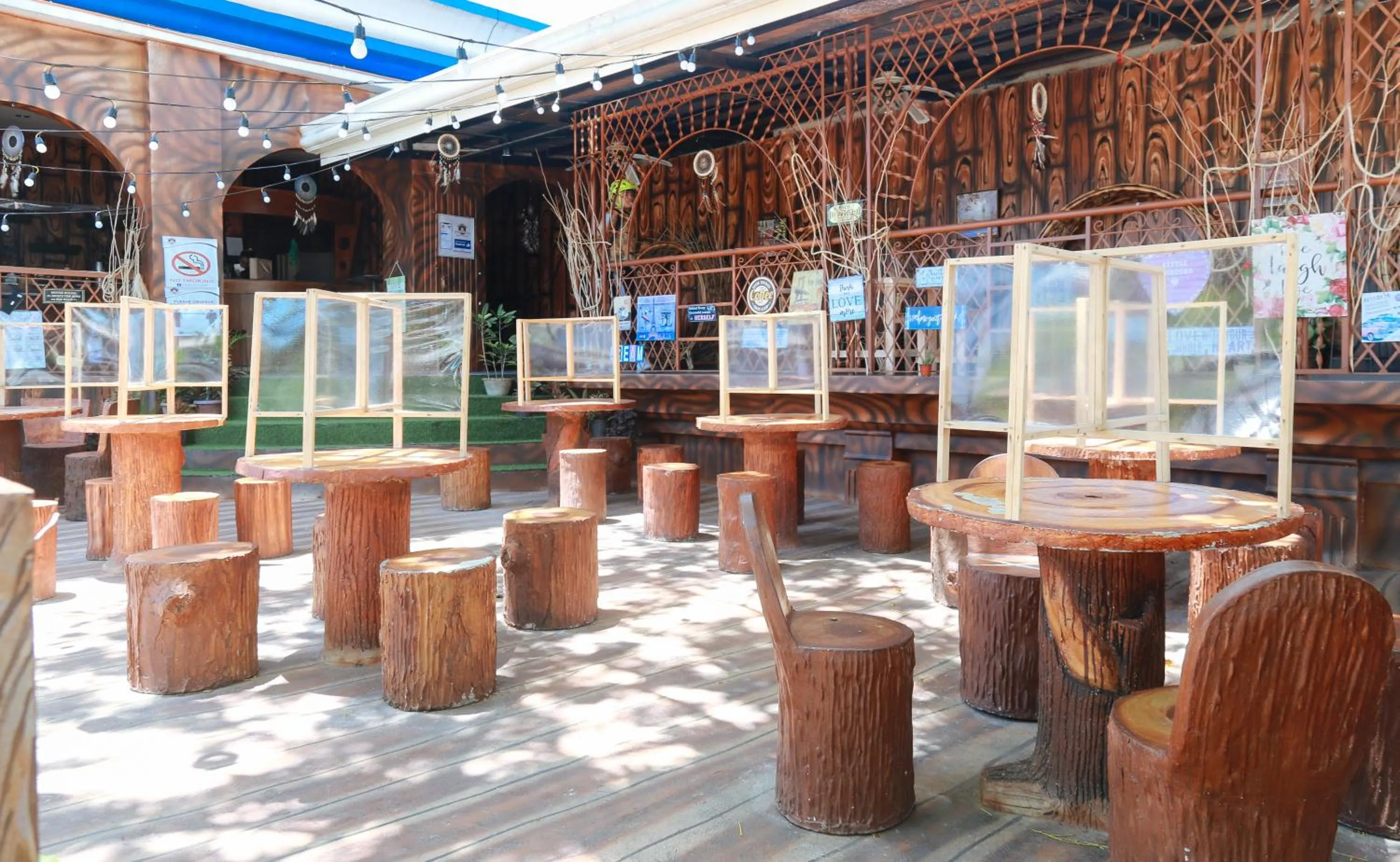 Restaurant/places to eat in RedDoorz Plus @ Castle Chateau Iloilo