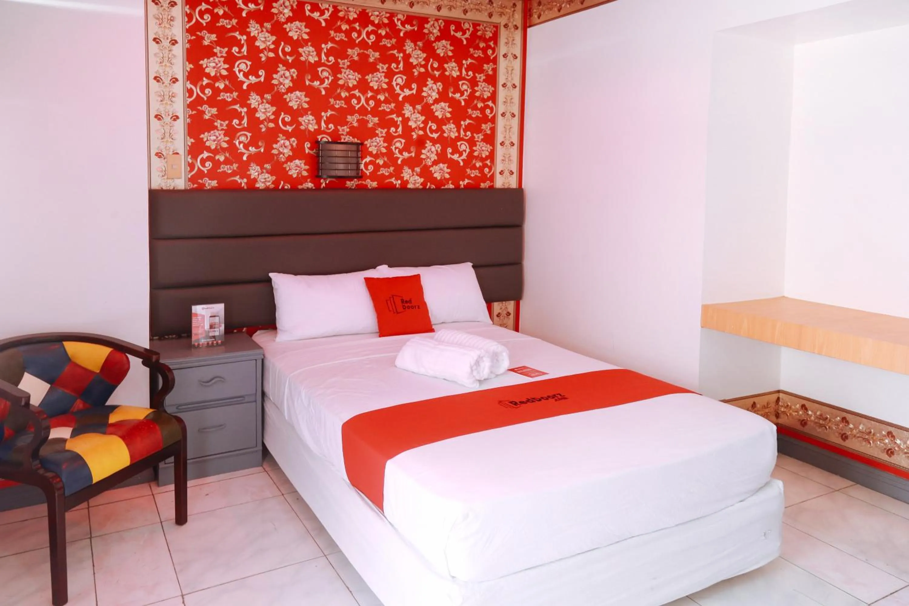 Bed in RedDoorz Plus @ Castle Chateau Iloilo