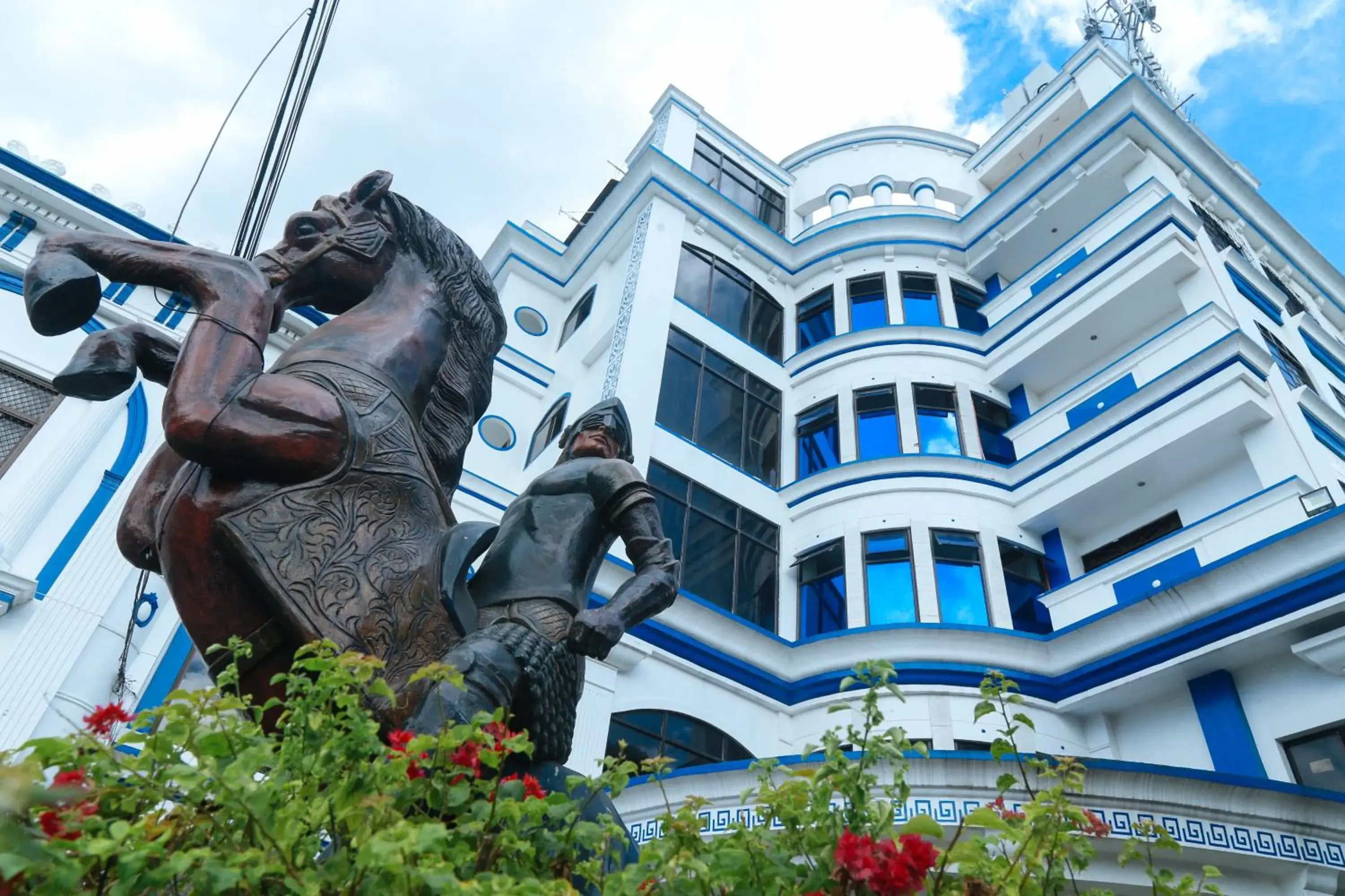 Property building in RedDoorz Plus @ Castle Chateau Iloilo Property building in RedDoorz Plus @ Castle Chateau Iloilo