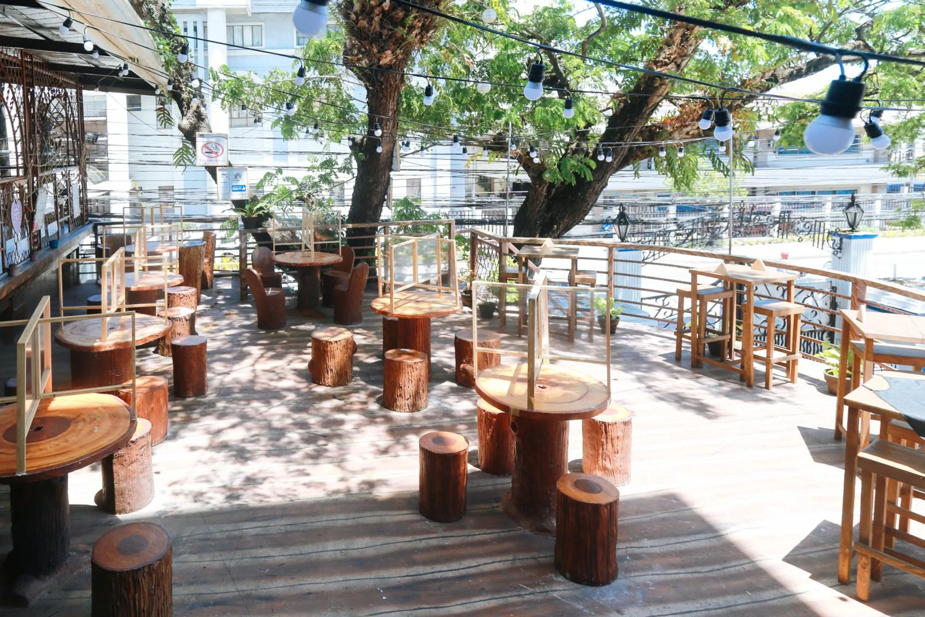 Restaurant/places to eat in RedDoorz Plus @ Castle Chateau Iloilo