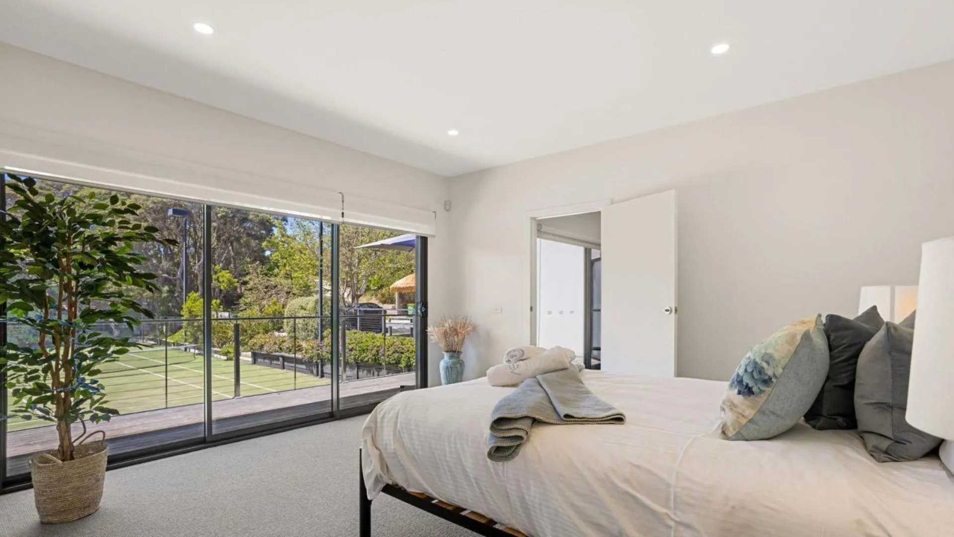 Bed in Coastal Hideaway