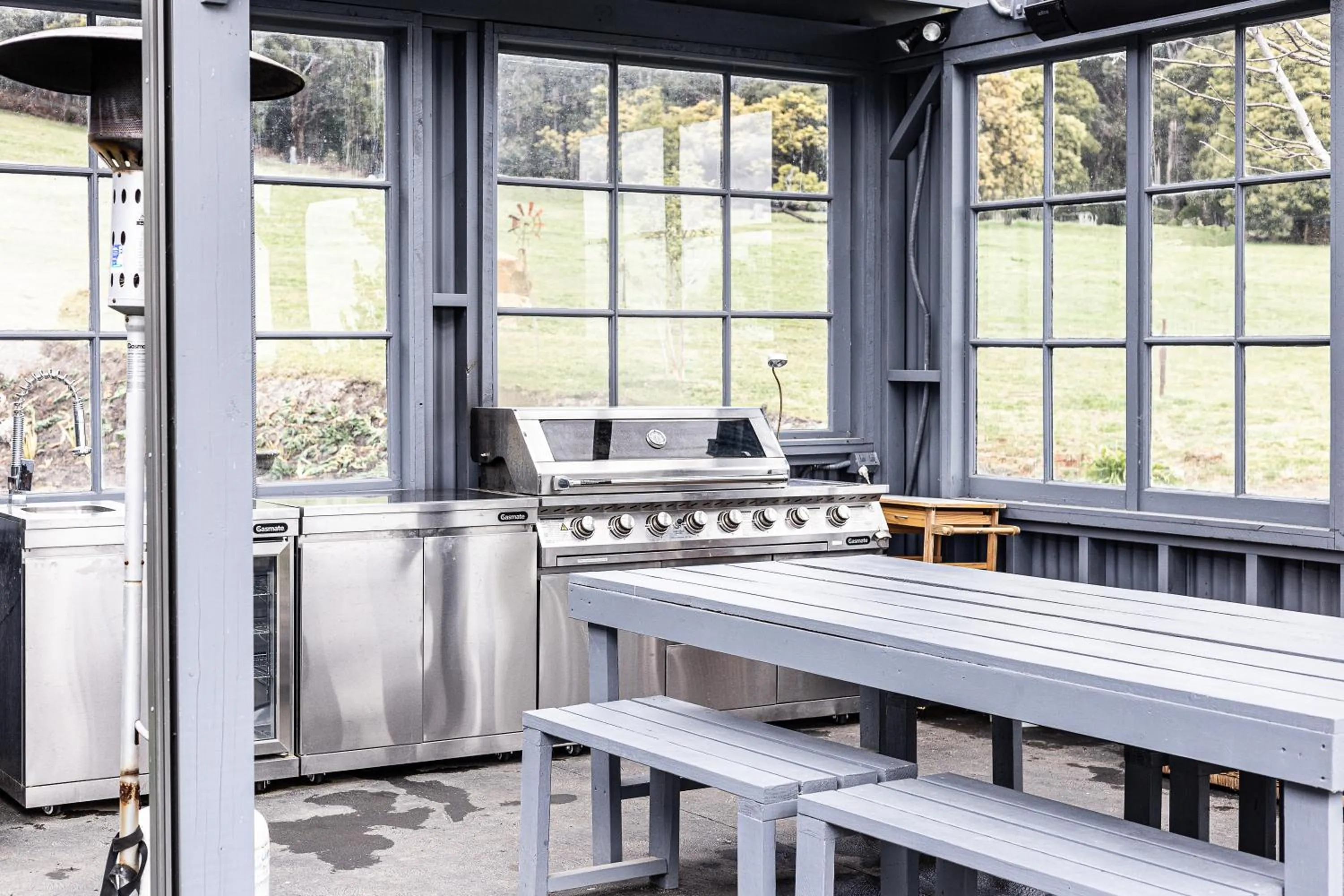 BBQ facilities in Hanging Rock Views