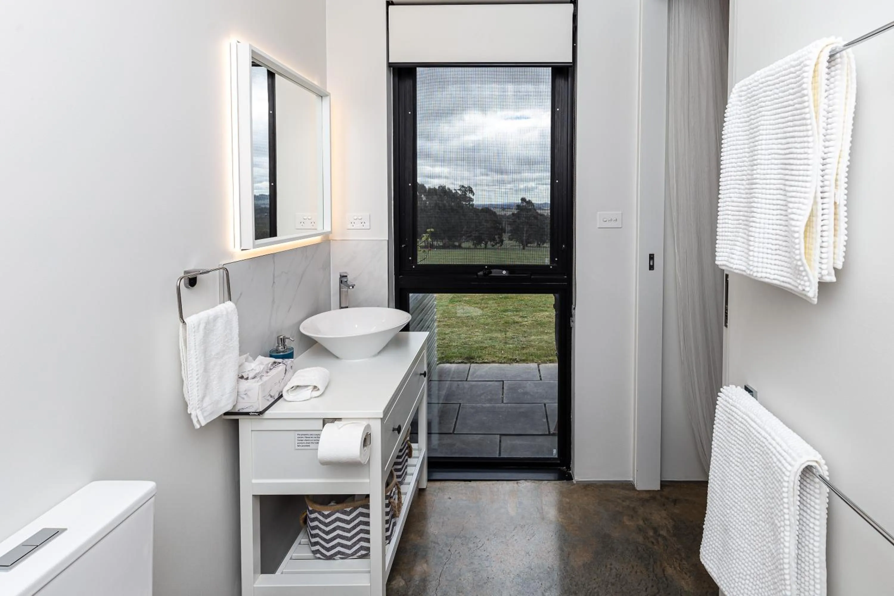 Bathroom in Hanging Rock Views