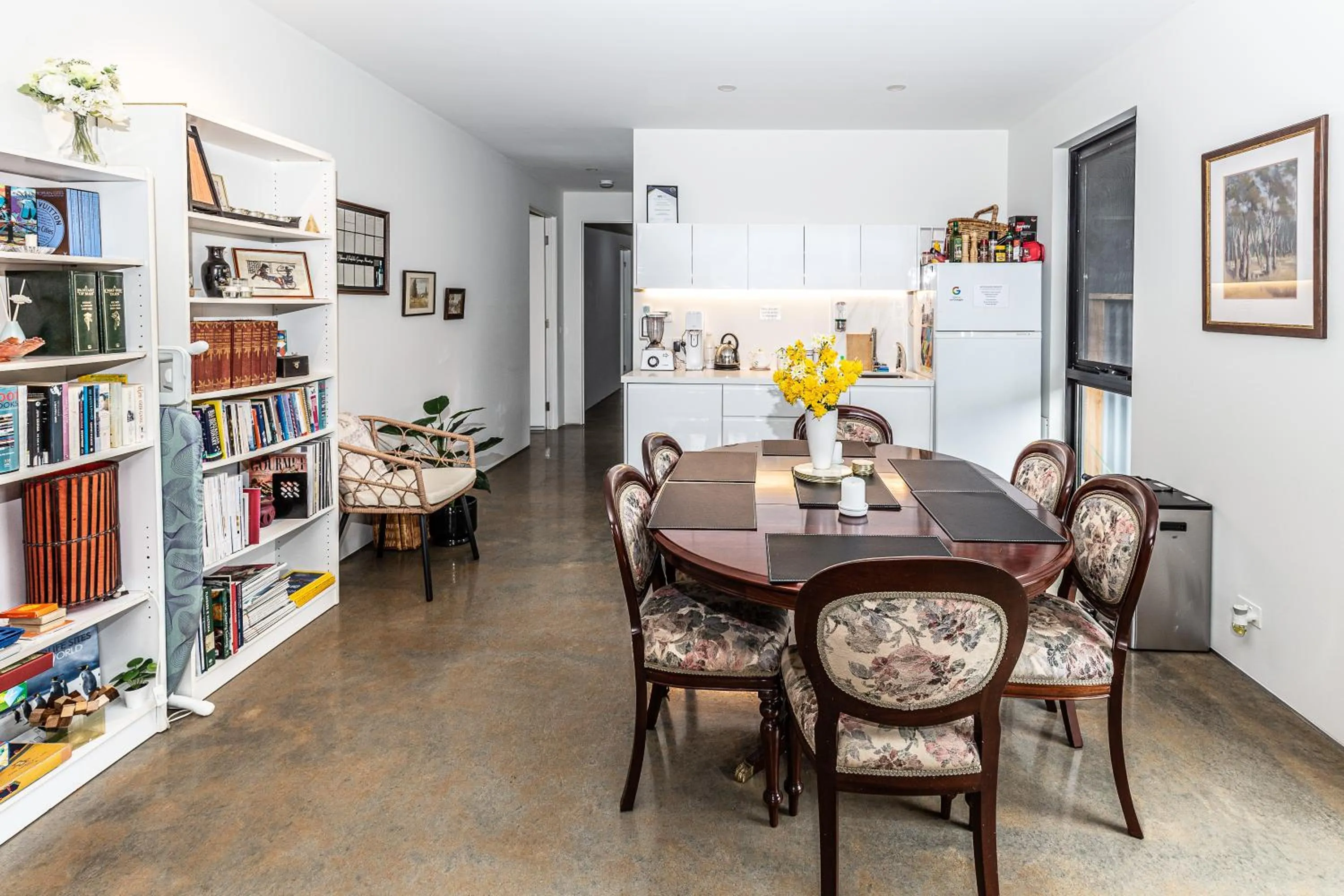 Dining area in Hanging Rock Views