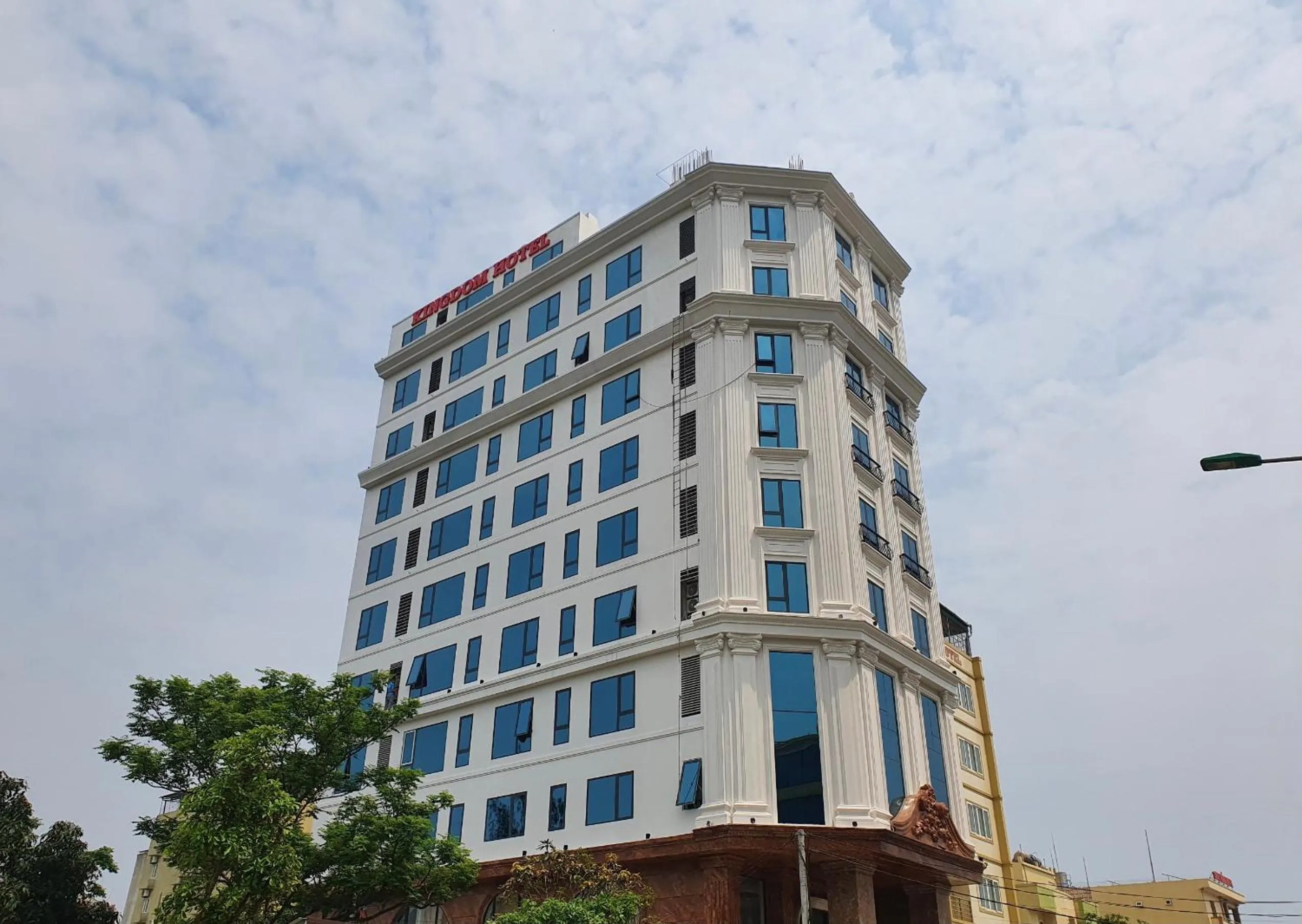 Property building in Kingdom Hotel Cua Lo
