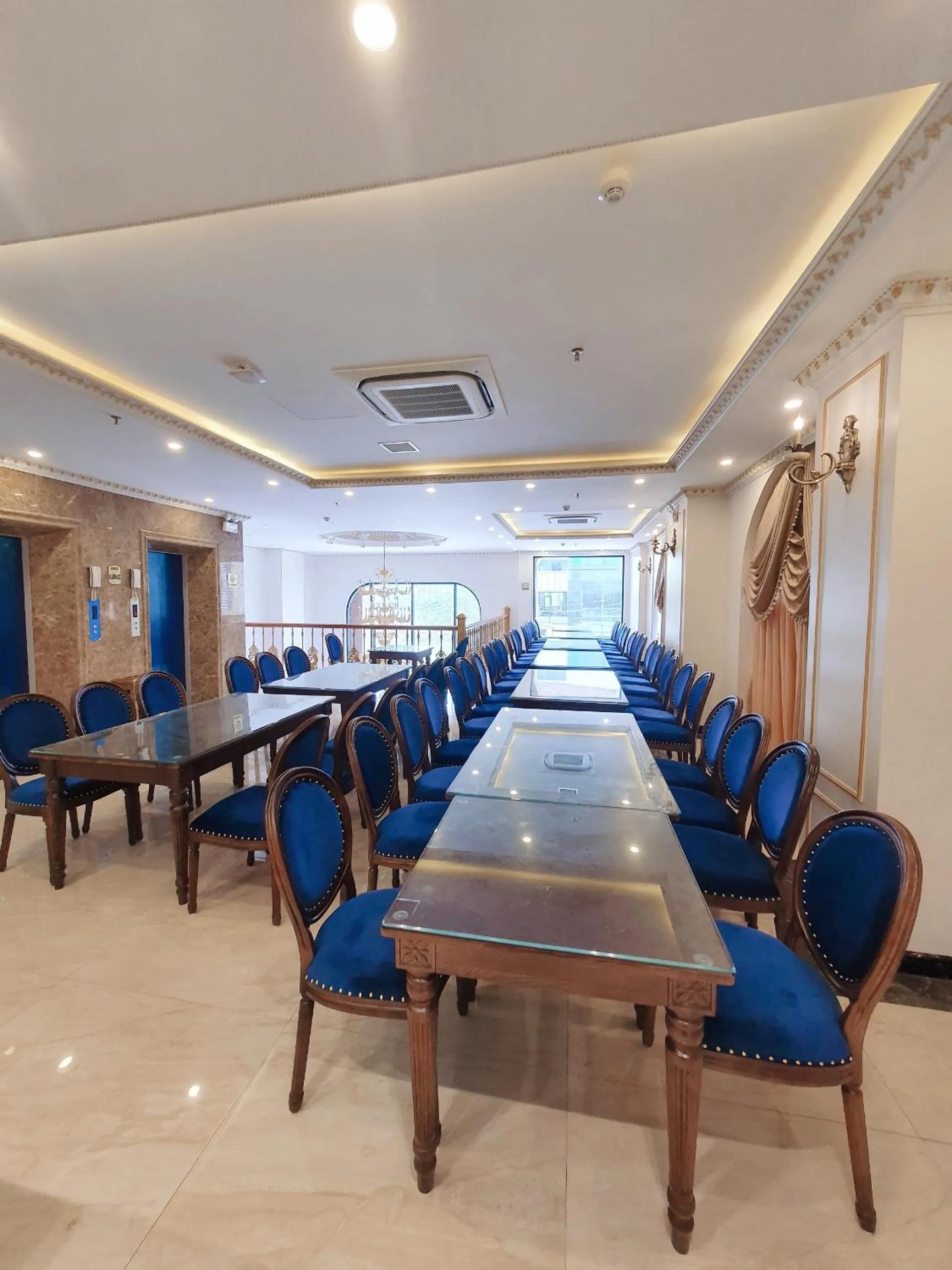 Restaurant/places to eat in Kingdom Hotel Cua Lo