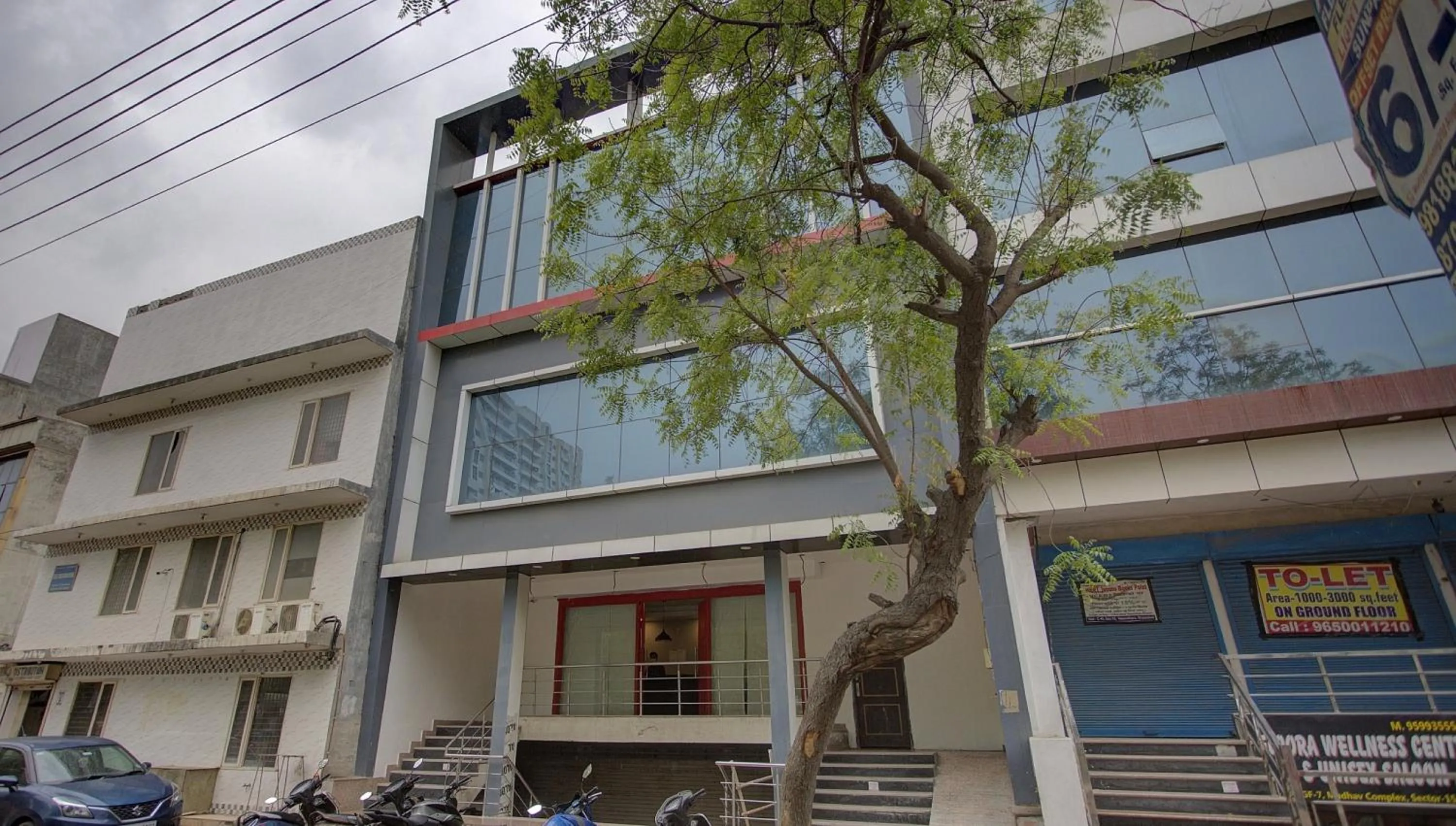 Facade/entrance in Super Townhouse Townhouse Atal Chowk Indirapuram Ghaziabad