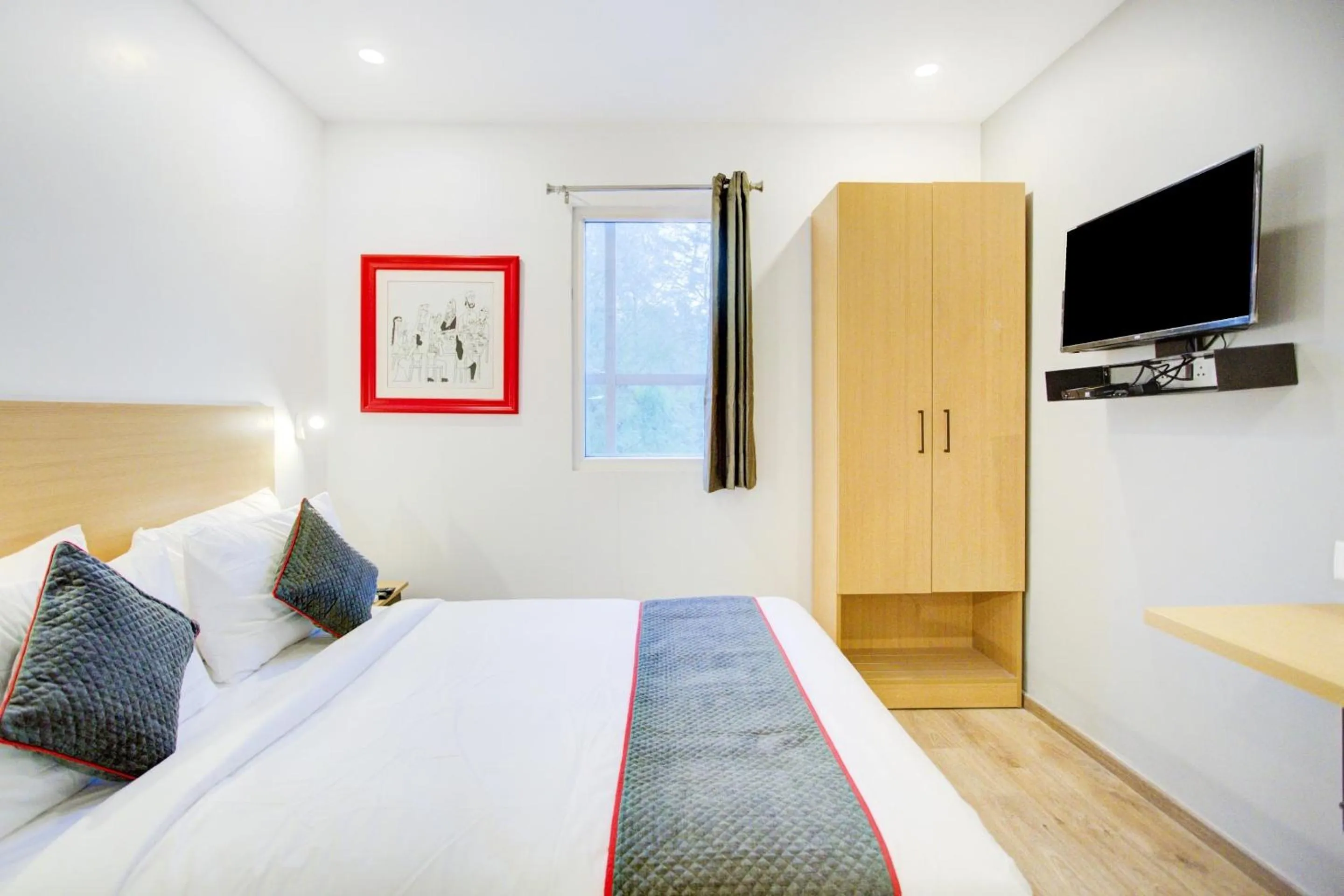 Bedroom, Bed in Super Townhouse Townhouse Atal Chowk Indirapuram Ghaziabad