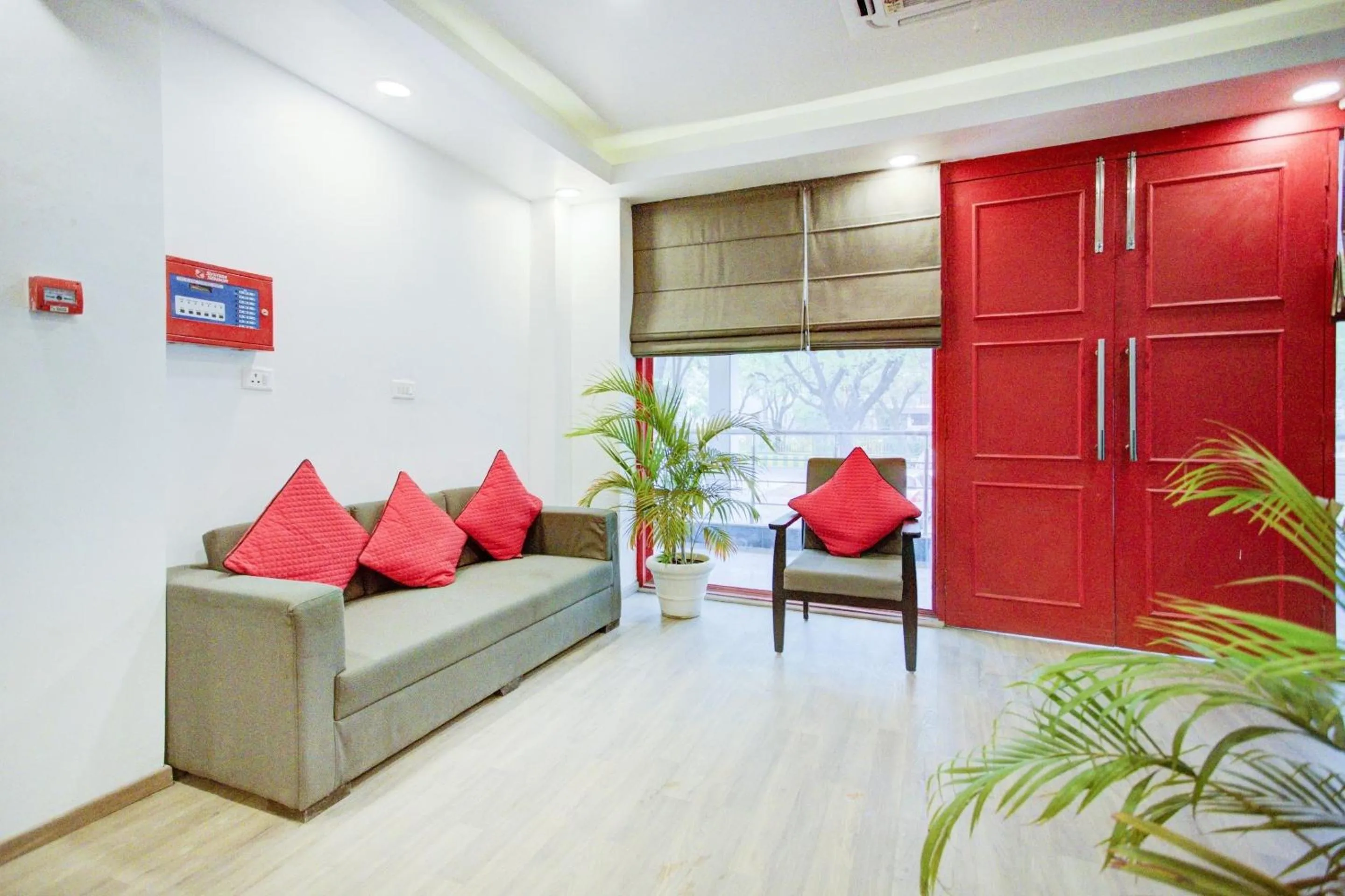 Lobby or reception in Super Townhouse Townhouse Atal Chowk Indirapuram Ghaziabad