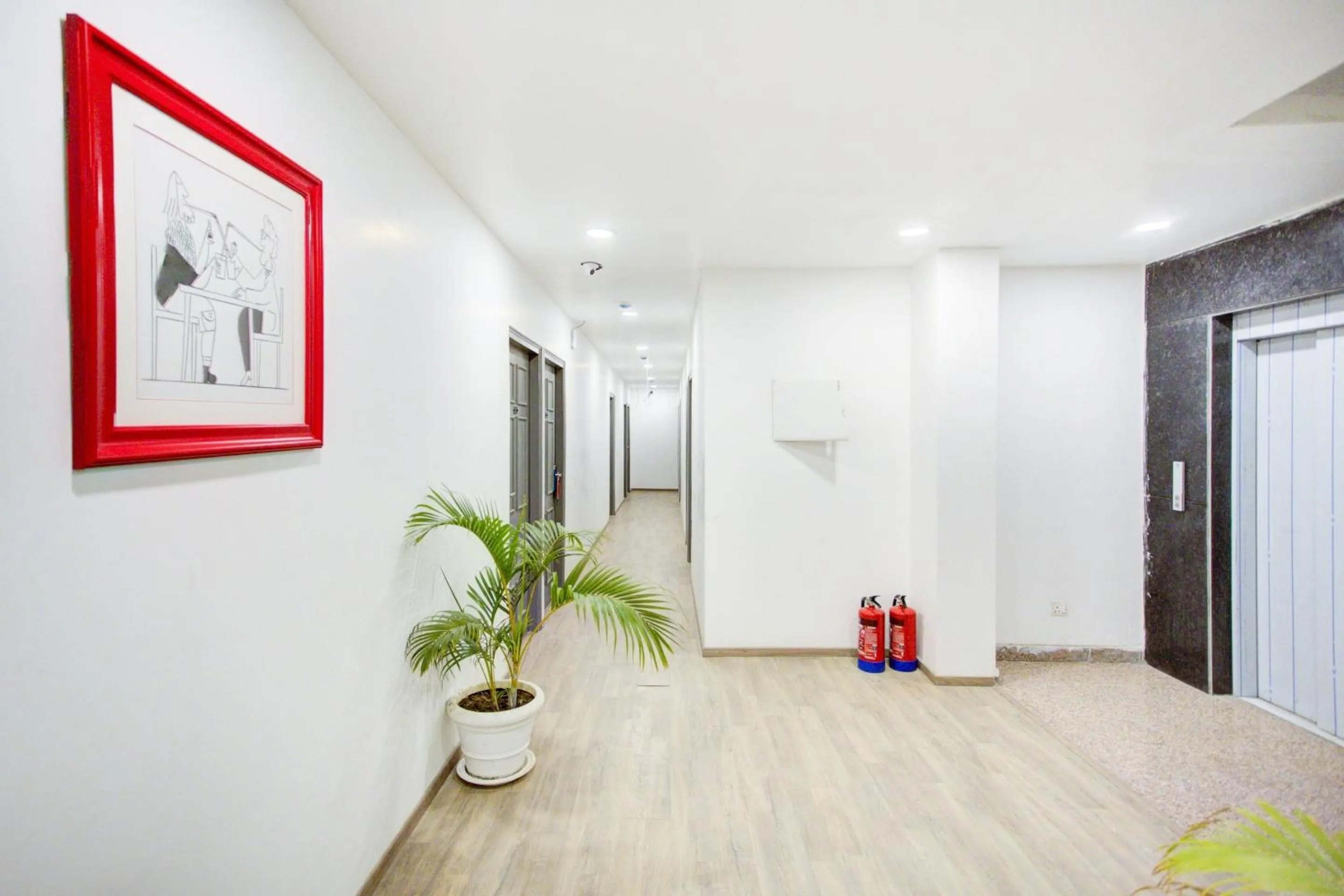 Lobby or reception in Super Townhouse Townhouse Atal Chowk Indirapuram Ghaziabad