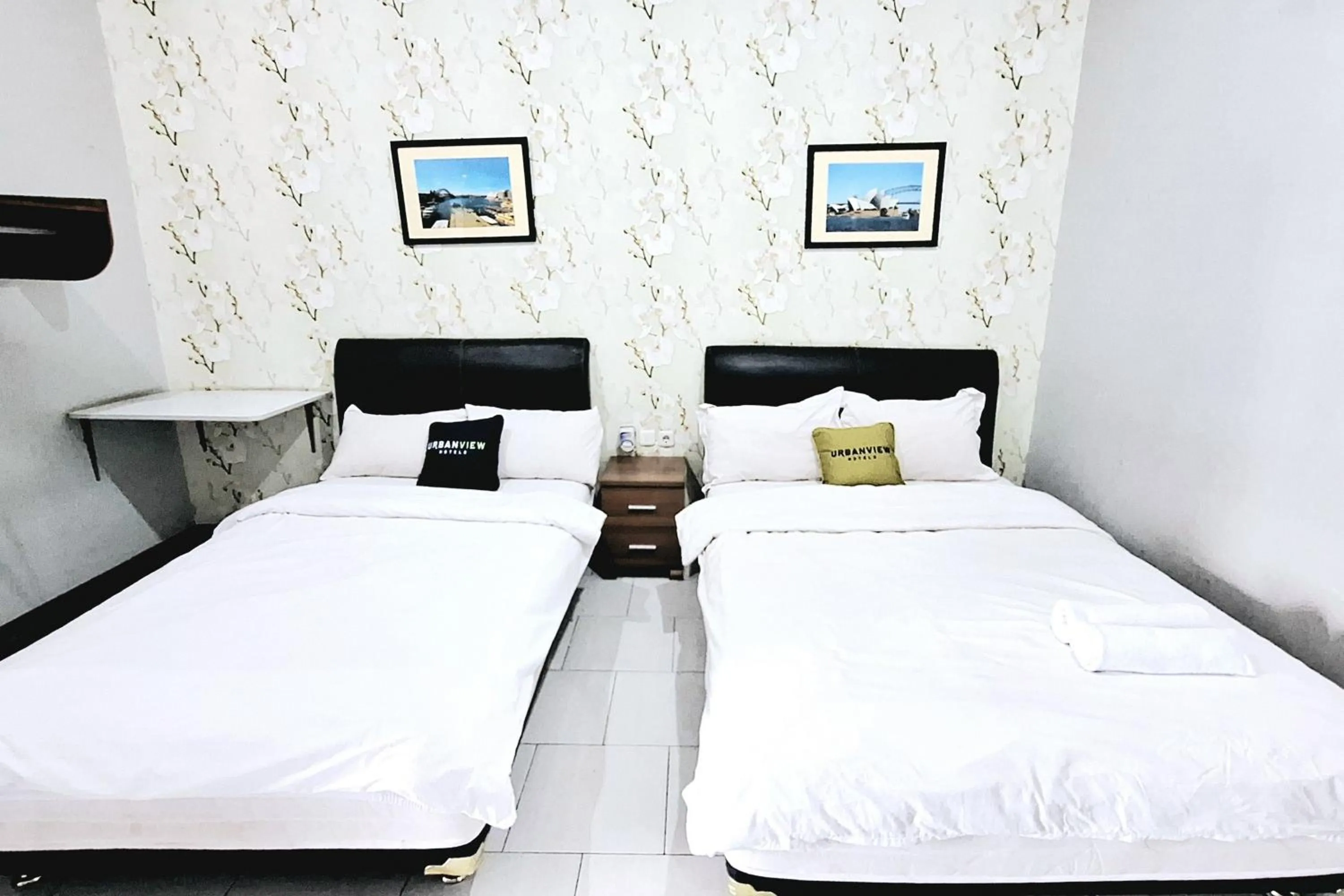 Bedroom, Bed in Urbanview The Halona near Jawa Timur Park 4