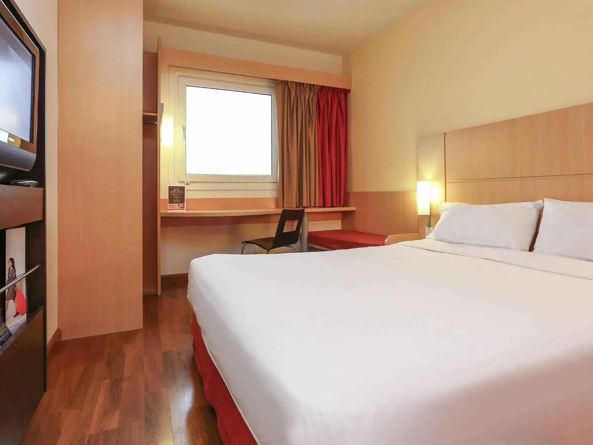 Bedroom, Bed in ibis Buenos Aires Obelisco Bedroom, Bed in ibis Buenos Aires Obelisco