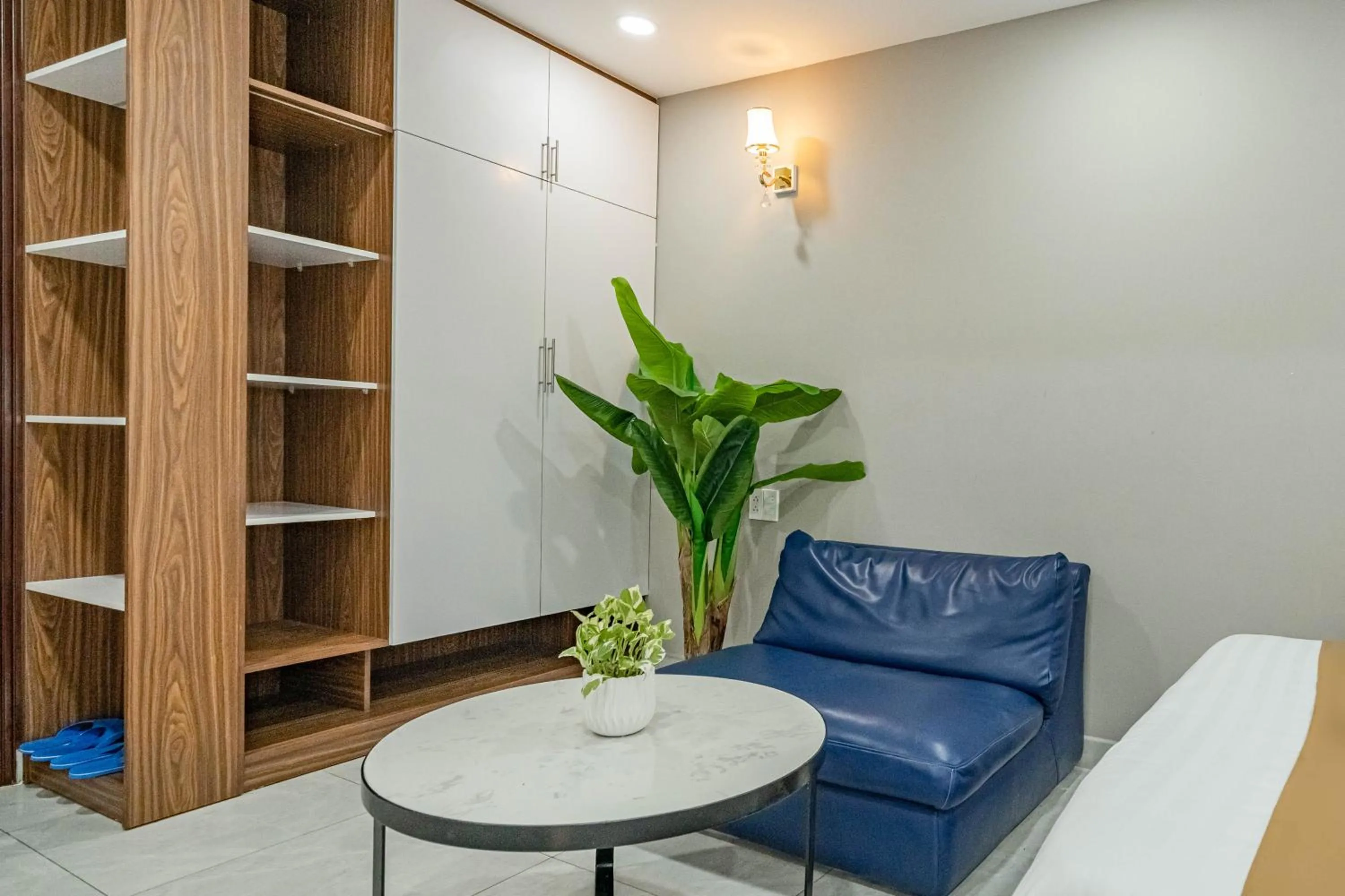 Living room in Spring Hill Apartment -The High Class