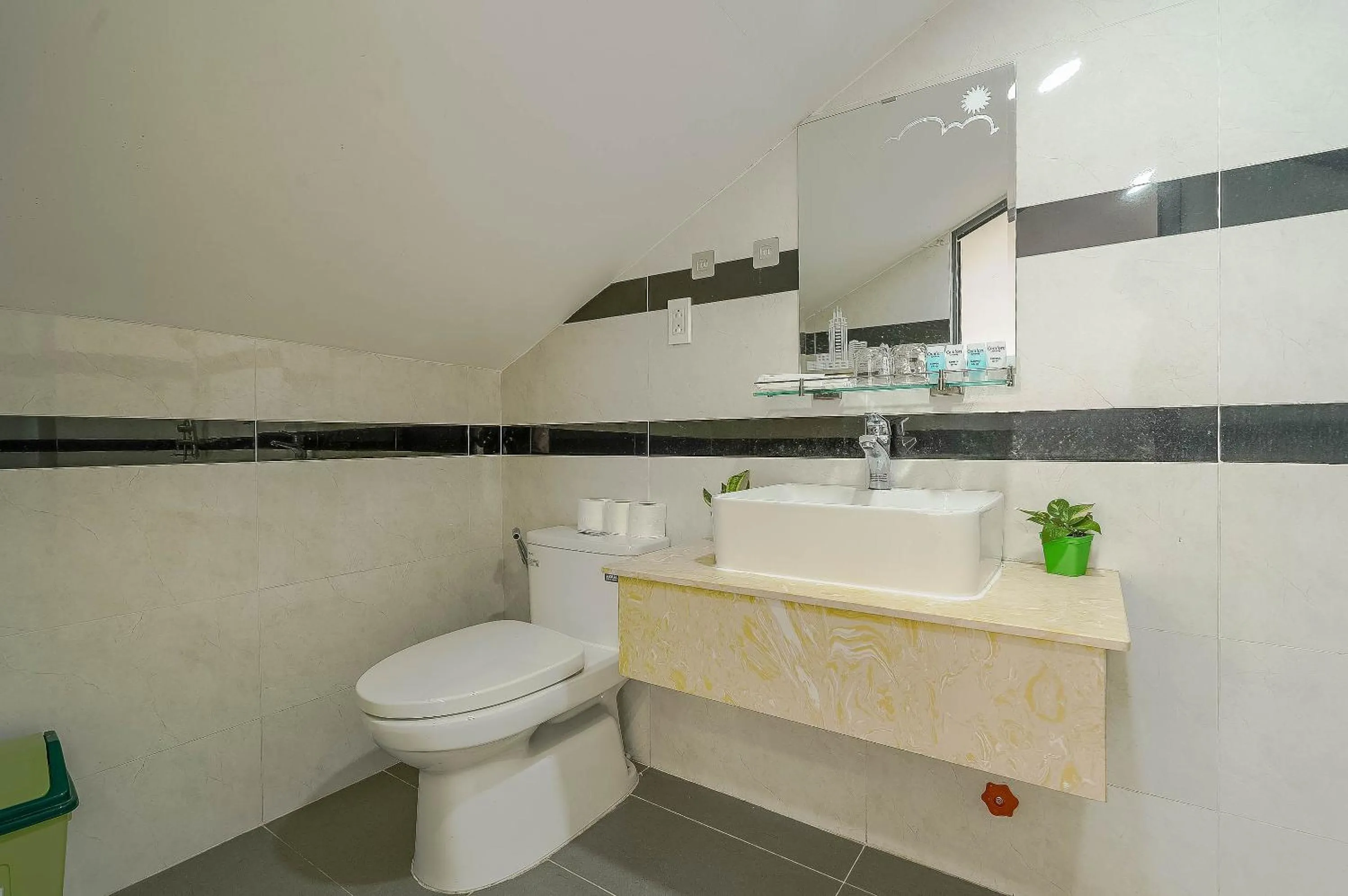 Bathroom in Spring Hill Apartment -The High Class