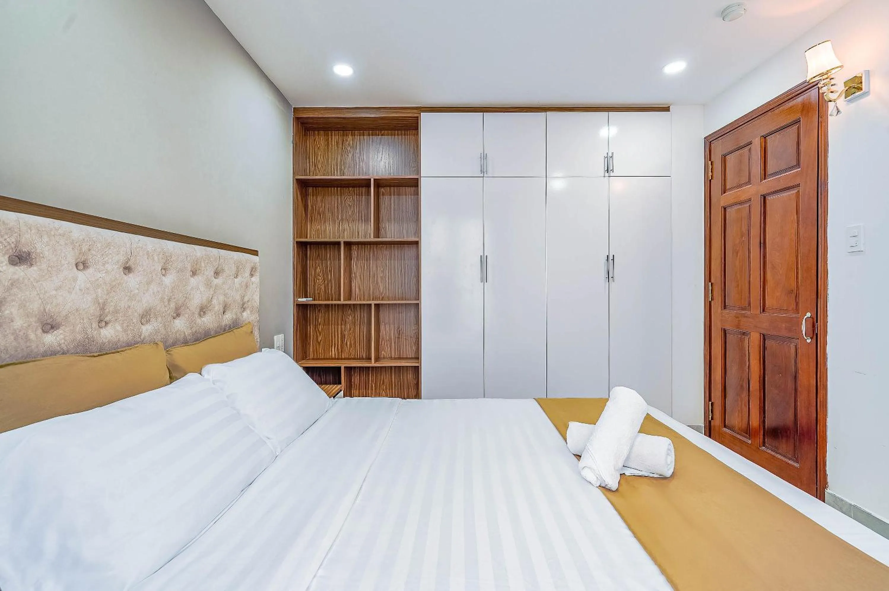 Bed in Spring Hill Apartment -The High Class