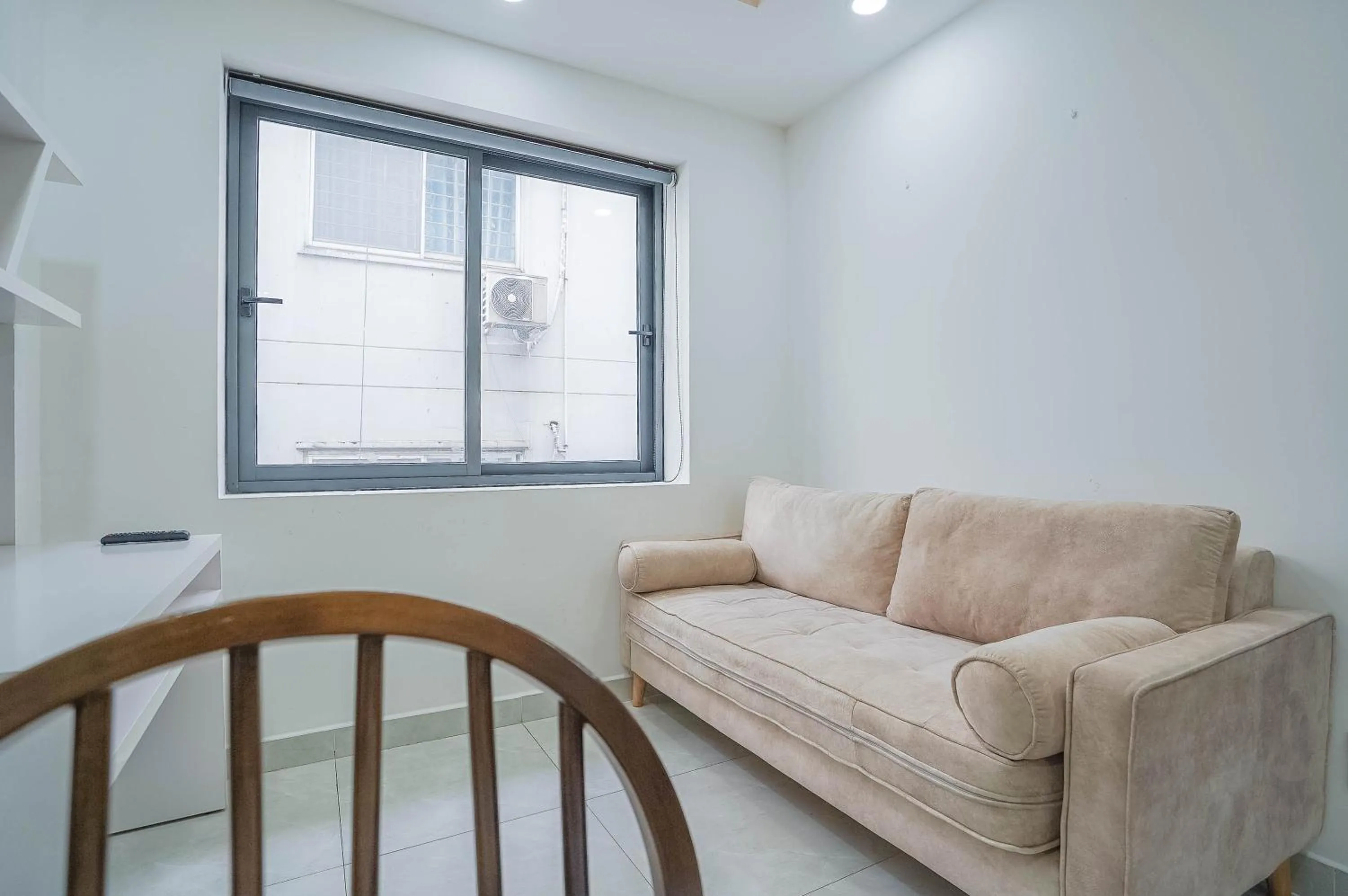 Living room in Spring Hill Apartment -The High Class