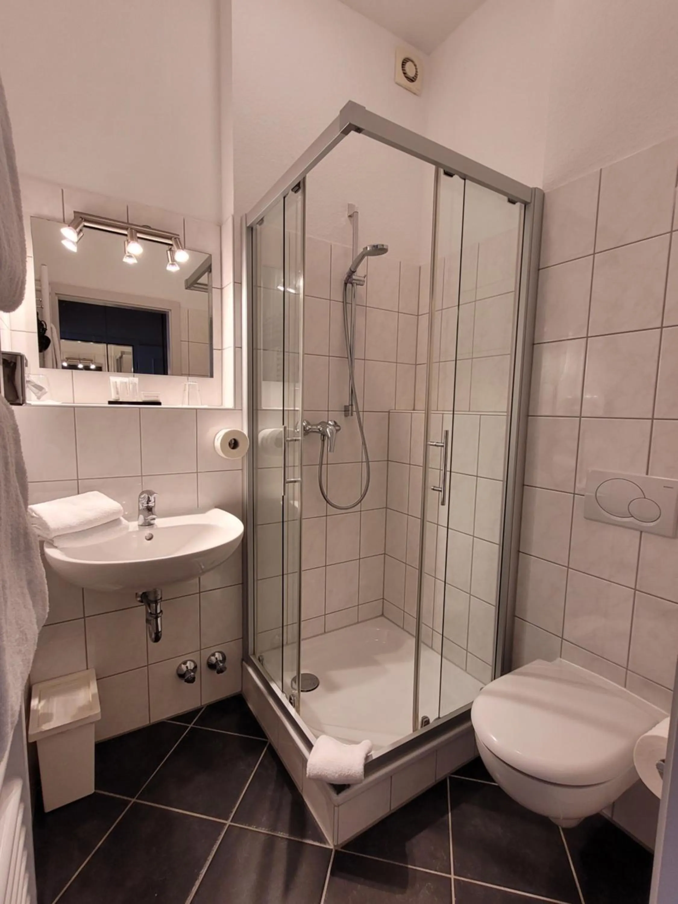 Shower in Hotel Rosengarten