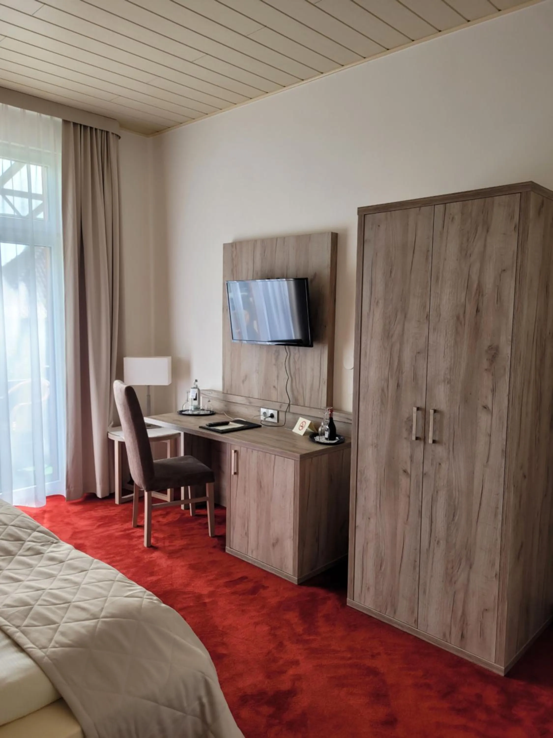 TV and multimedia, Bed in Hotel Rosengarten