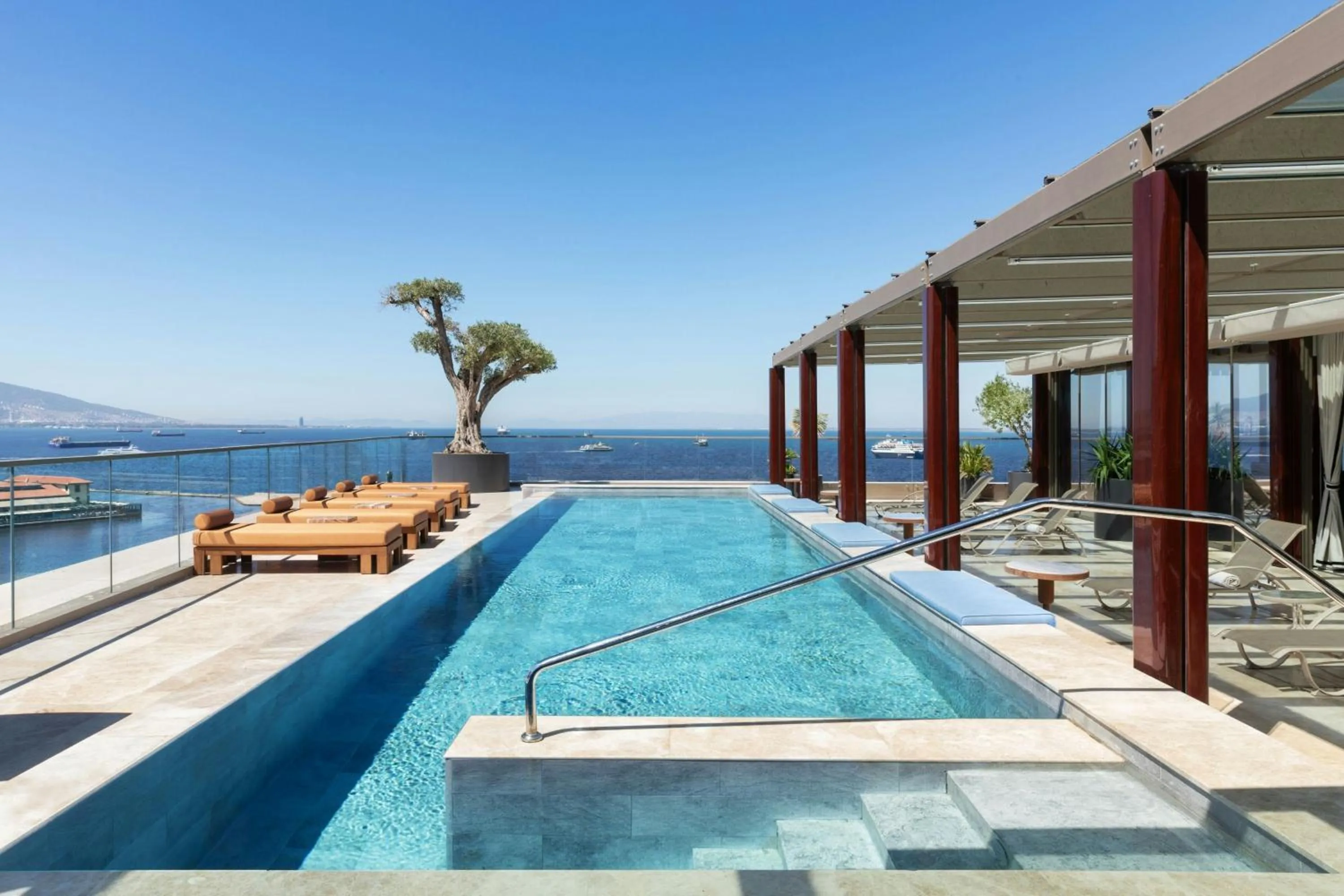 Area and facilities in Izmir Marriott Hotel