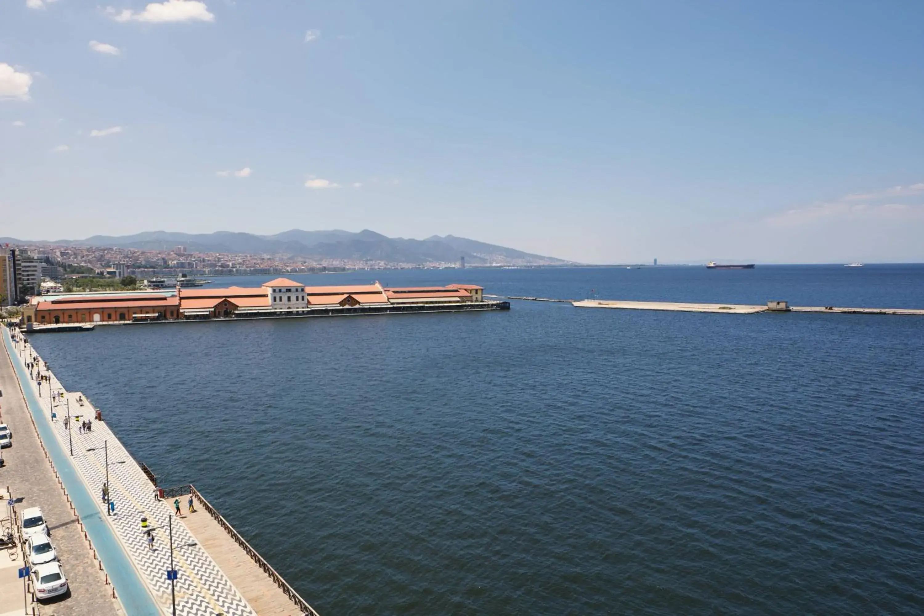 Junior Suite with Sea View, Executive lounge access in Izmir Marriott Hotel Junior Suite with Sea View, Executive lounge access in Izmir Marriott Hotel