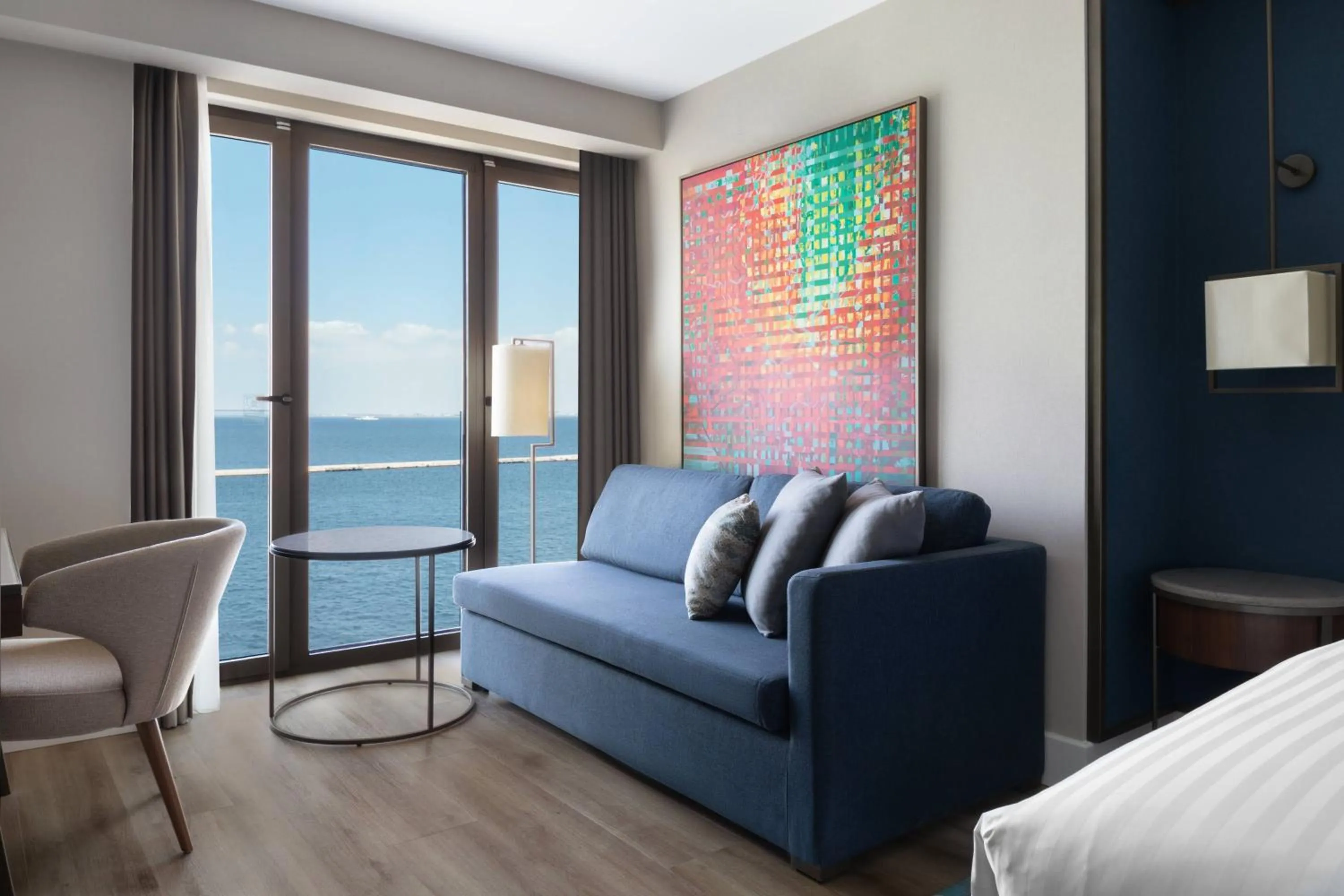 Photo of the whole room in Izmir Marriott Hotel