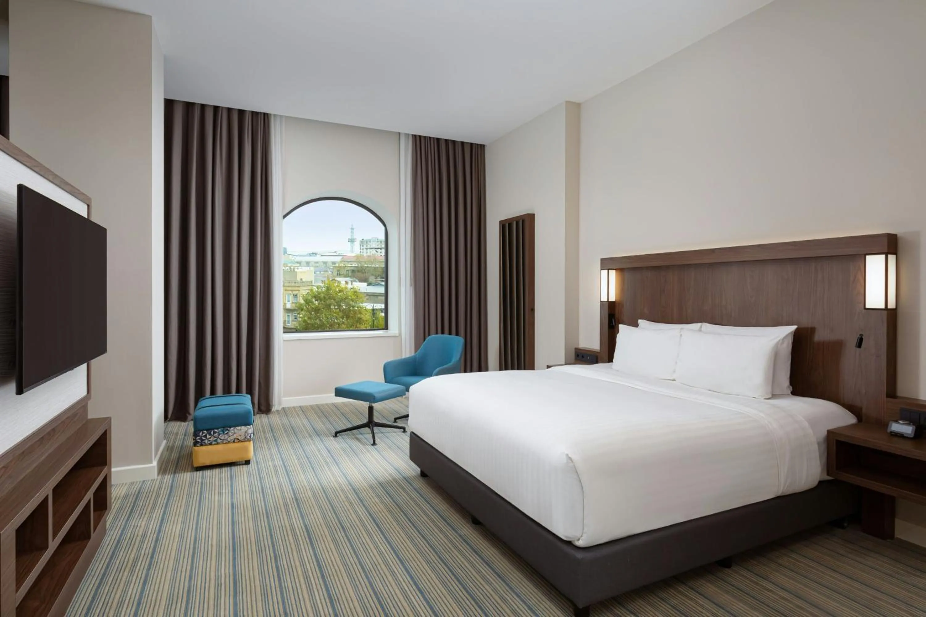 Photo of the whole room, Bed in Courtyard by Marriott Baku
