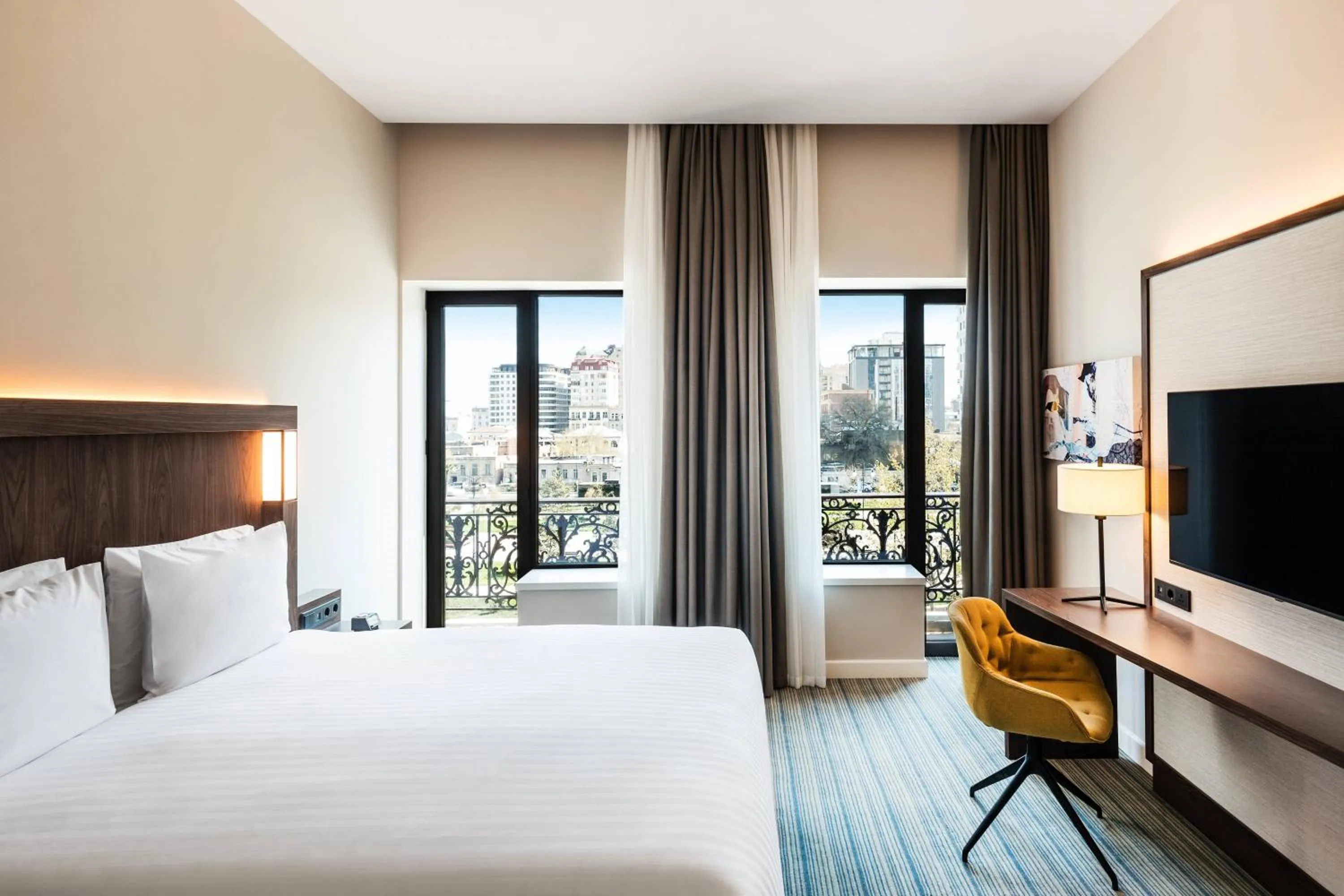 Photo of the whole room, Bed in Courtyard by Marriott Baku