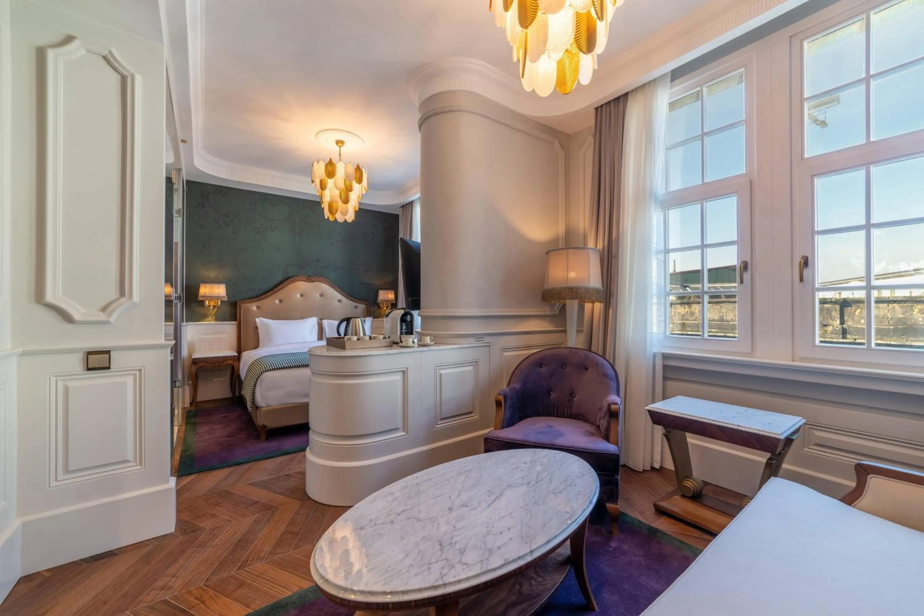 Photo of the whole room in Orientbank Hotel Istanbul, Autograph Collection