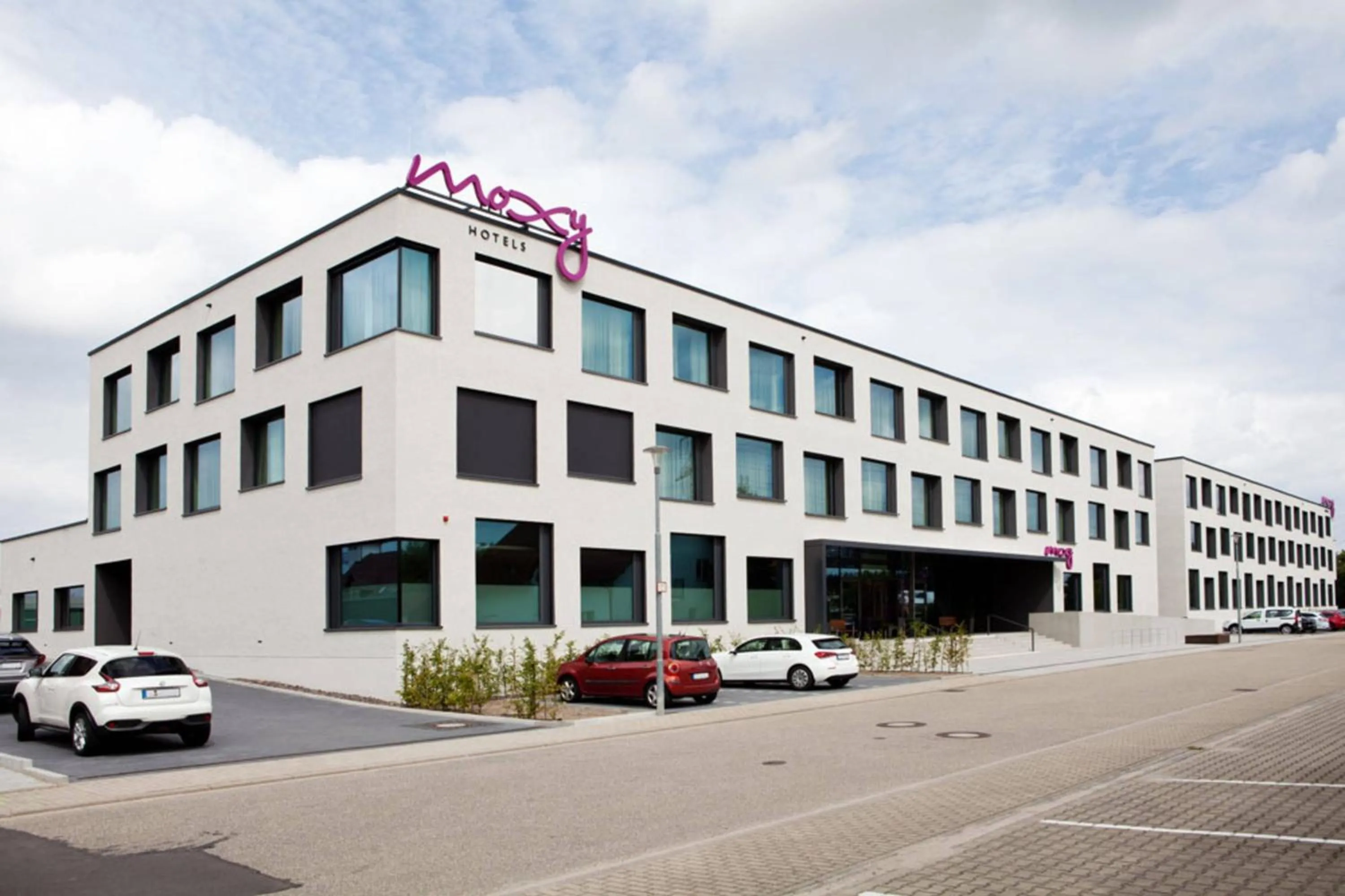 Property building in Moxy Rust