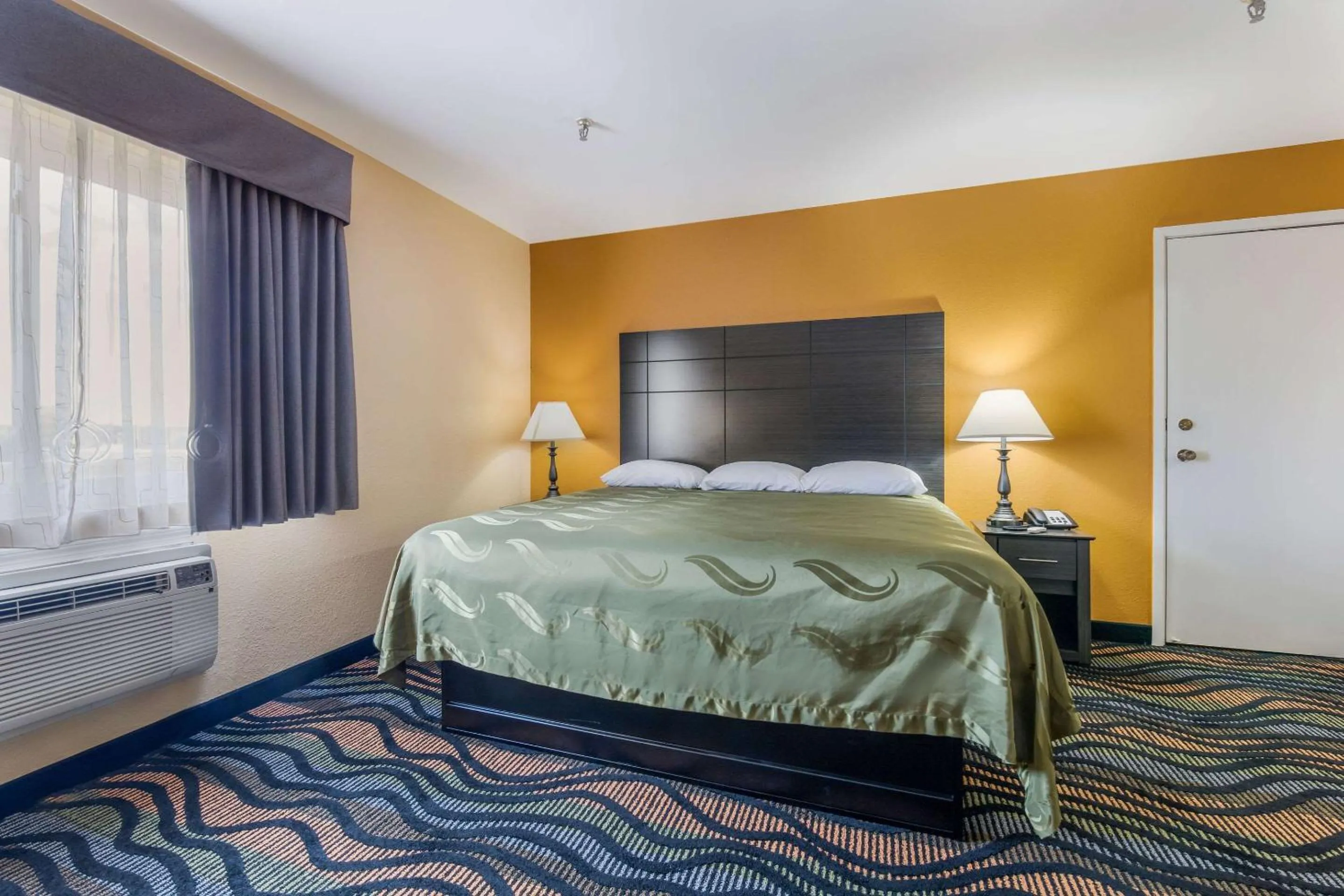 Standard King Room with Whirlpool - Non Smoking in Rodeway Inn